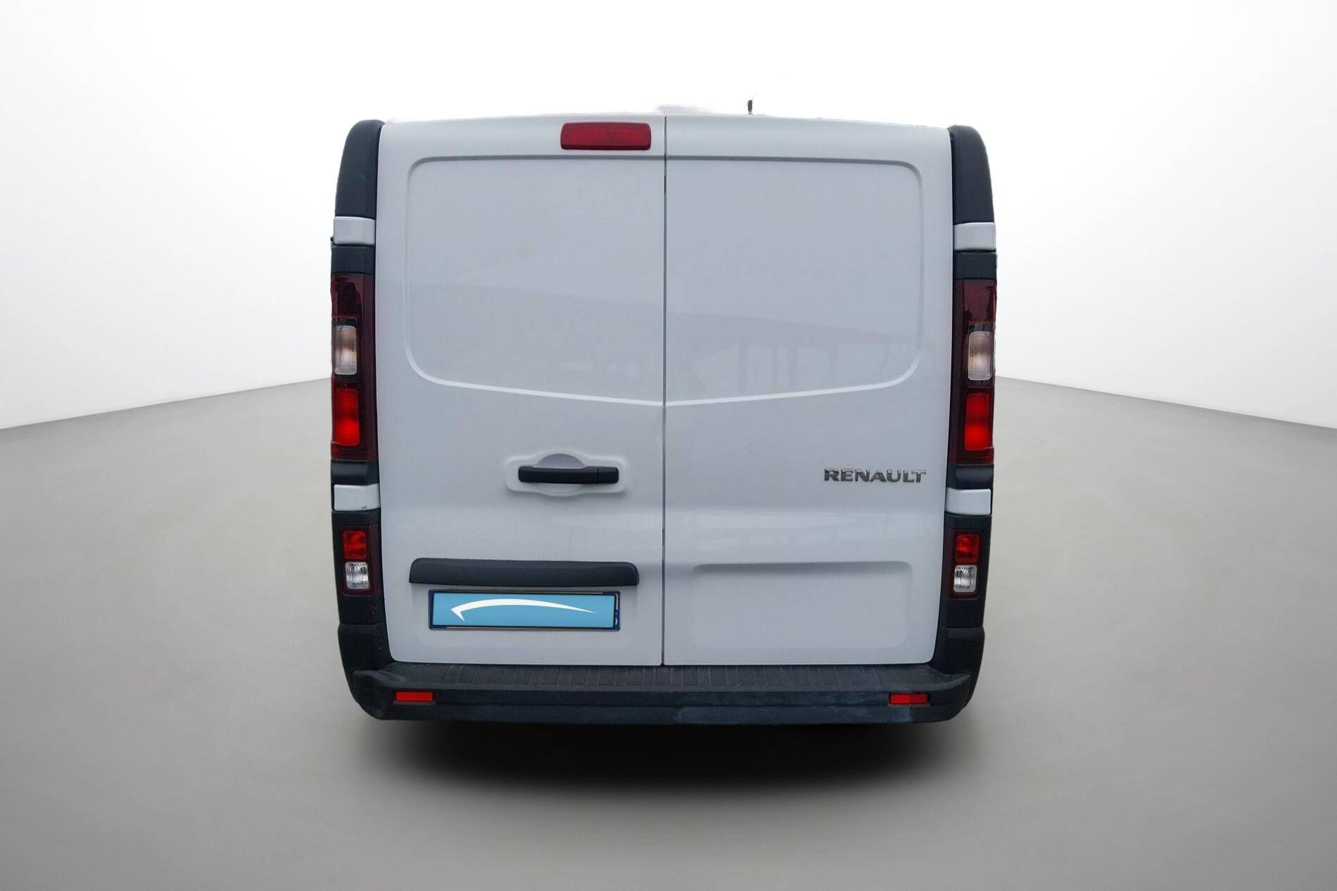 Vente en ligne Renault Trafic 3 Fourgon TRAFIC FGN L2H1 3000 KG BLUE DCI 130 au prix de 23 990 €