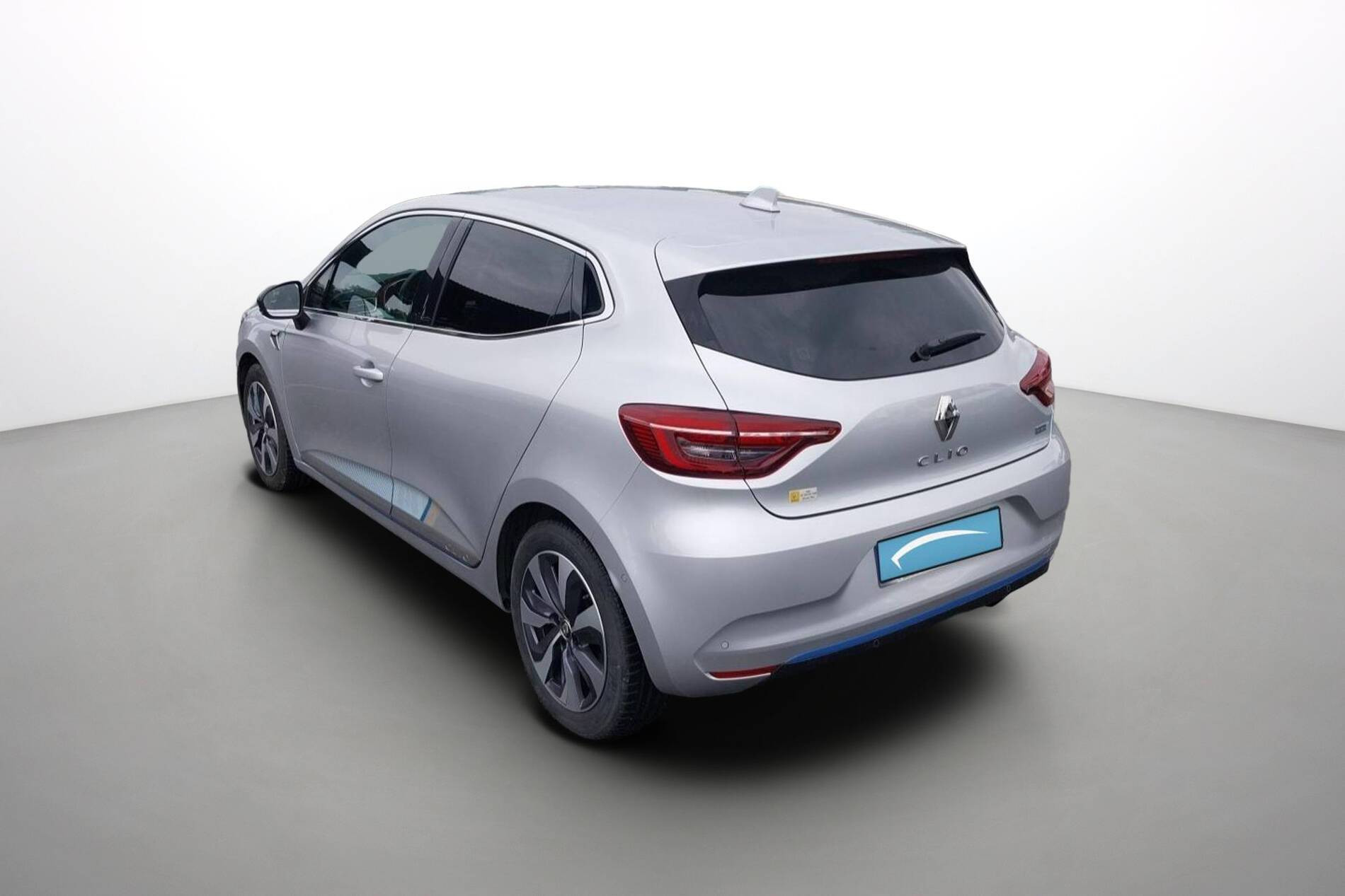 Vente en ligne Renault Clio 5 Clio E-Tech 140 - 21 au prix de 15 990 €