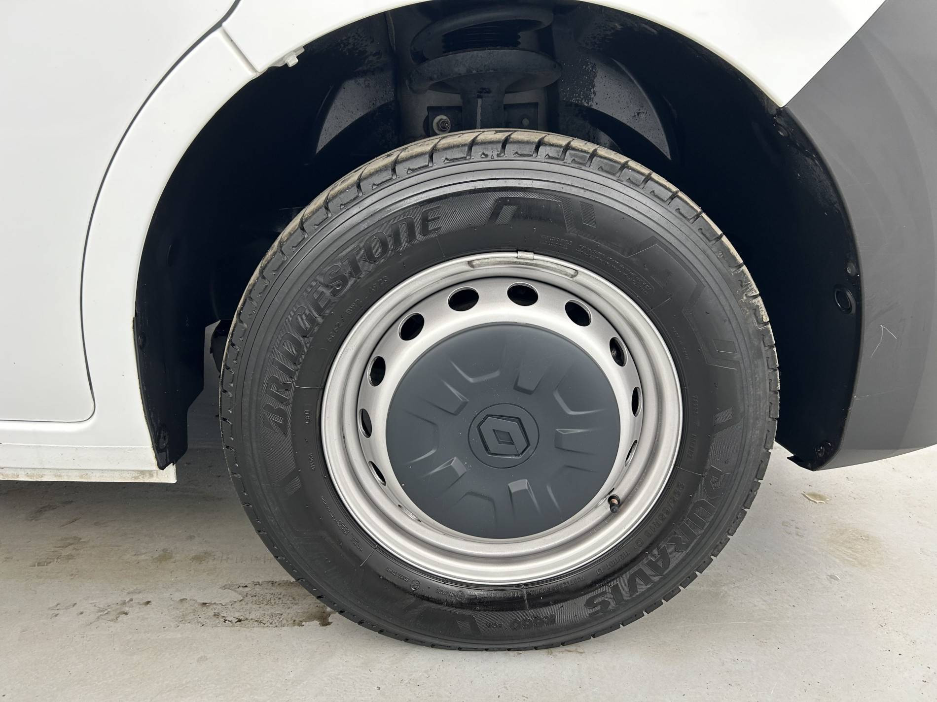 Vente en ligne Renault Master Fourgon MASTER FGN TRAC F3500 L2H2 BLUE DCI 135 au prix de 27 990 €