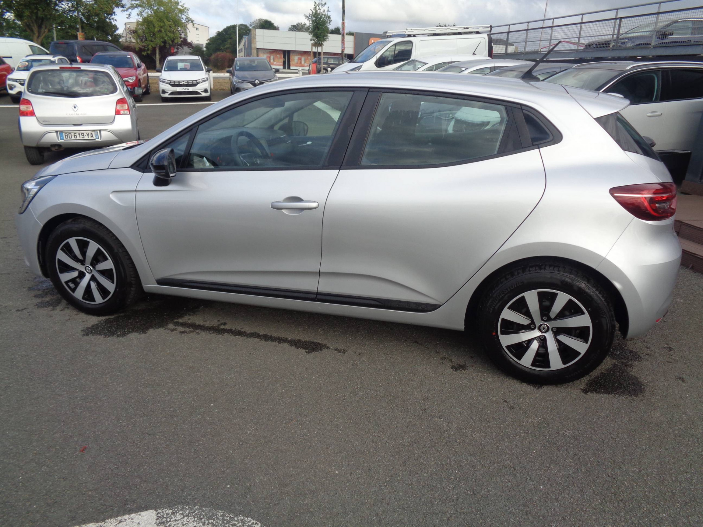 Vente en ligne Renault Clio 5 Clio TCe 90 au prix de 14 990 €