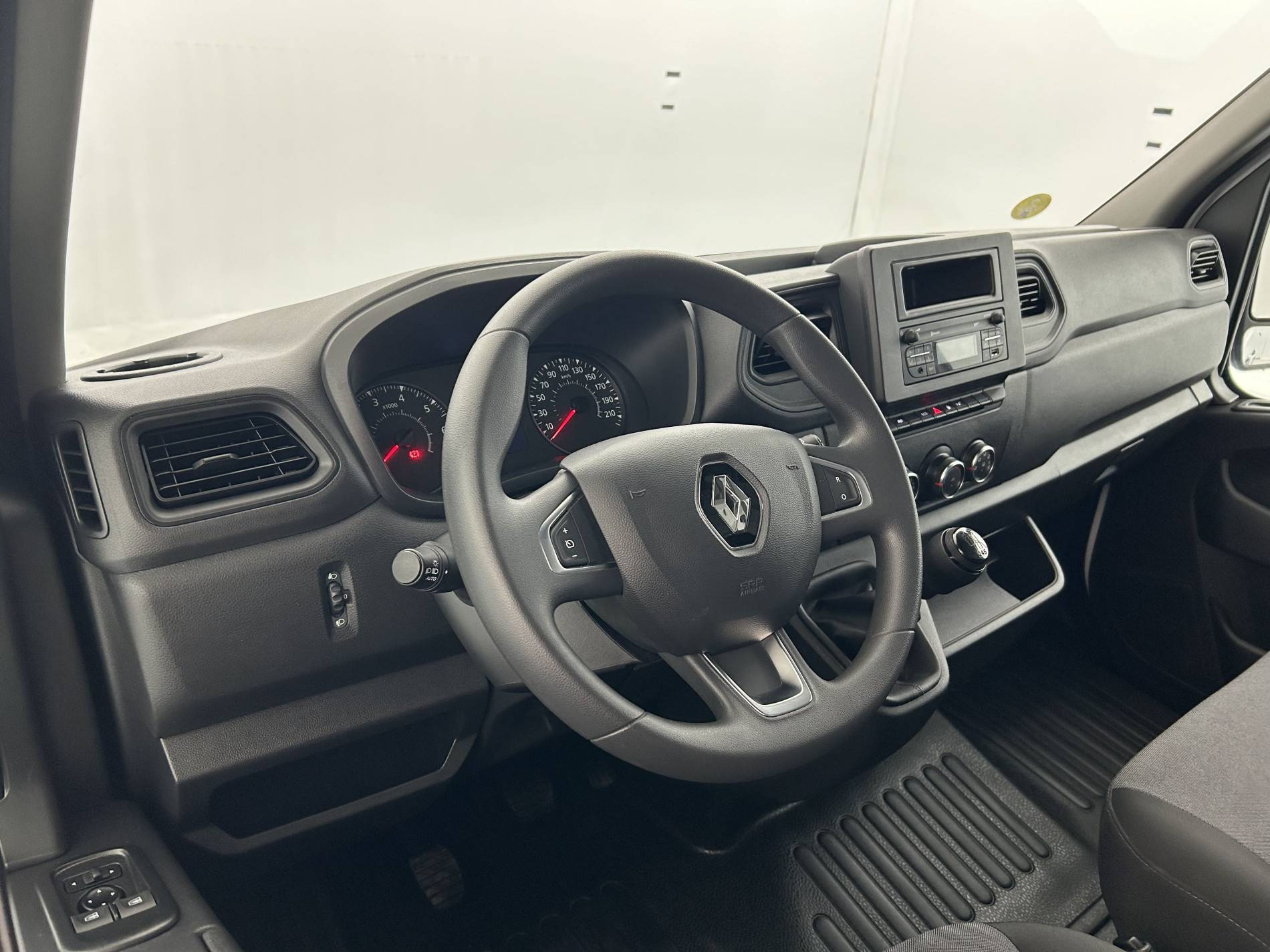 Vente en ligne Renault Master Fourgon MASTER FGN TRAC F3500 L2H2 BLUE DCI 135 au prix de 25 490 €