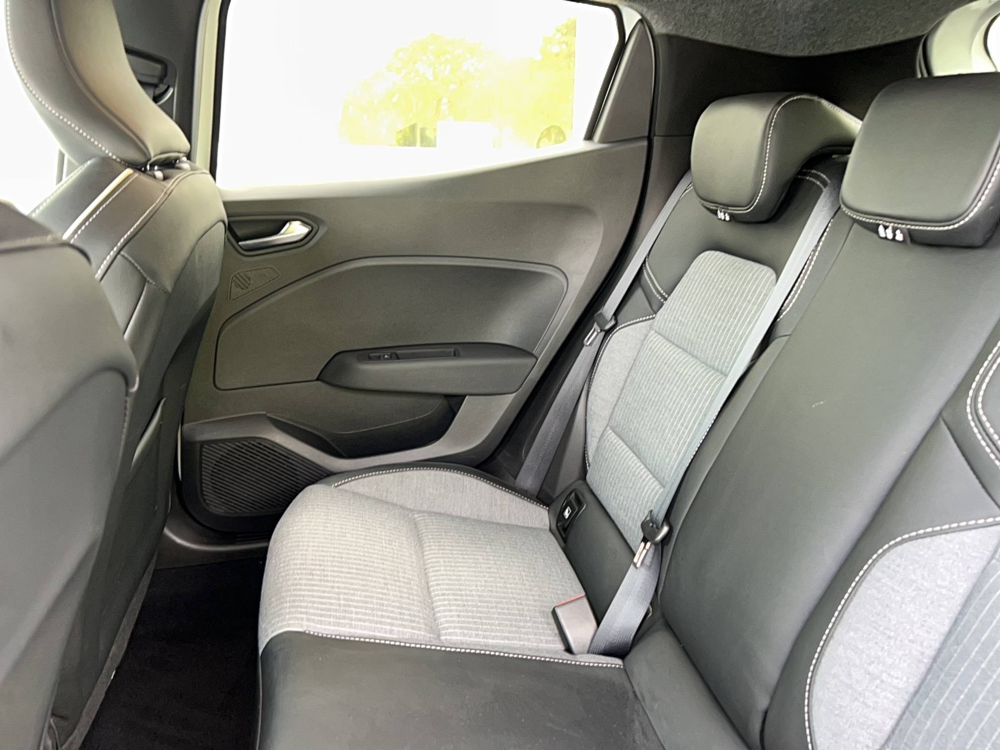 Vente en ligne Renault Clio 5 Clio TCe 90 au prix de 16 990 €