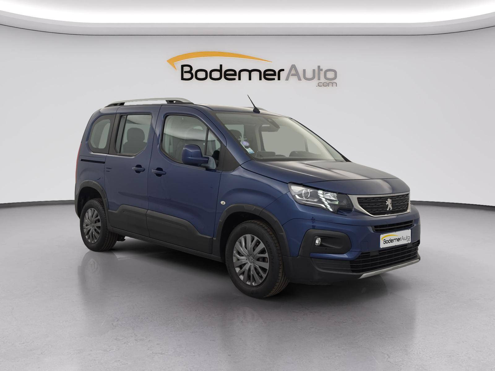 Vente en ligne Peugeot Rifter  Standard PureTech 110 S&S BVM6 au prix de 16 991 €
