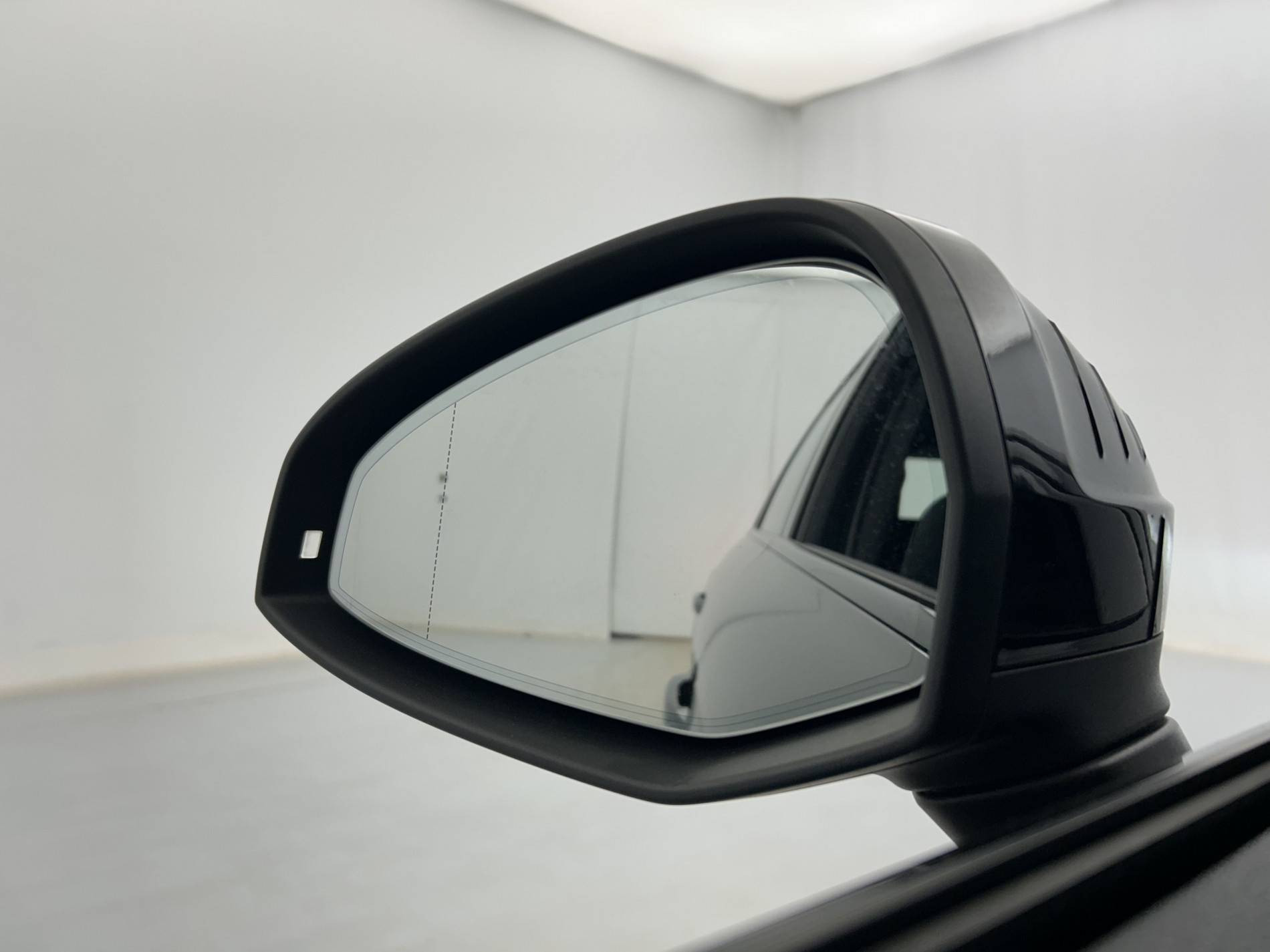 Vente en ligne Audi A4 Avant  35 TDI 163 S tronic 7 au prix de 28 790 €