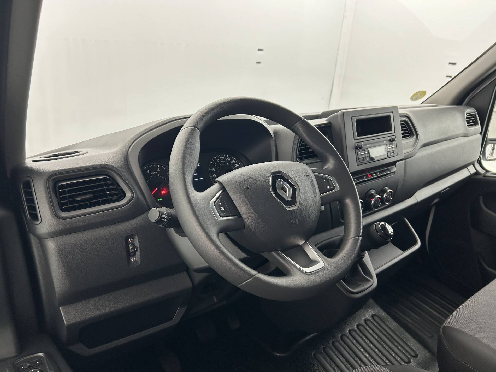 Vente en ligne Renault Master Fourgon MASTER FGN TRAC F3500 L2H2 BLUE DCI 135 au prix de 27 990 €