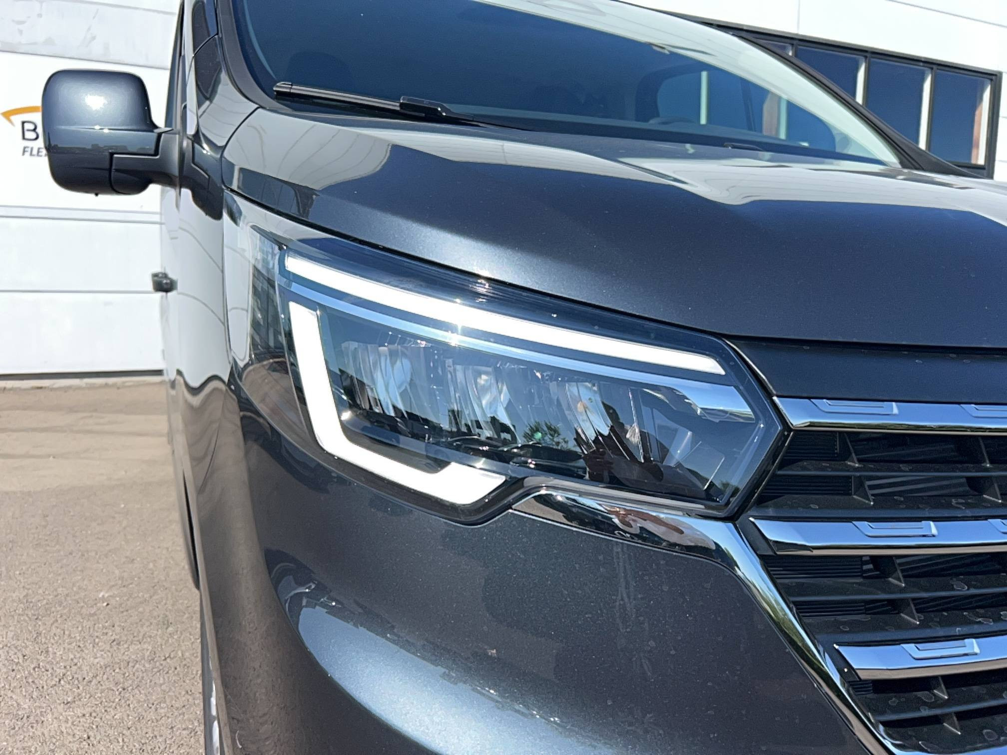 Vente en ligne Renault Trafic Cabine Approfondie TRAFIC CA BLUE DCI 170 L2H1 3T AUTO au prix de 42 980 €
