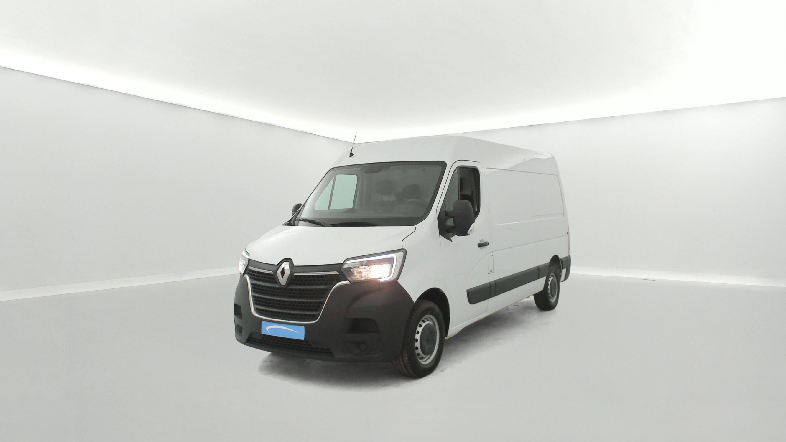 Renault Master Fourgon MASTER FGN TRAC F3300 L2H2 BLUE DCI 135 occasion de 2023 en vente à Brest