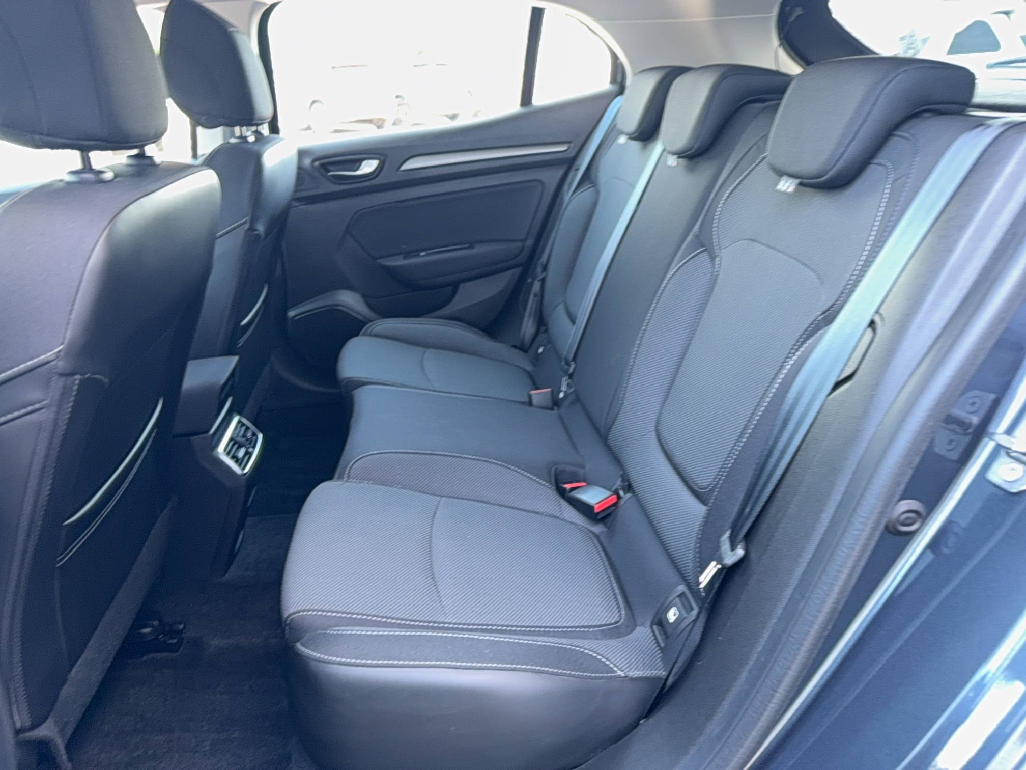 Vente en ligne Renault Megane 4  Blue dCi 115 au prix de 16 980 €