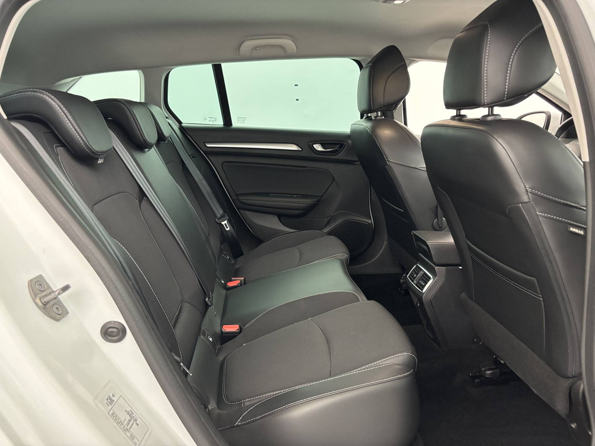 Vente en ligne Renault Megane 4 Estate  Blue dCi 115 EDC au prix de 18 450 €