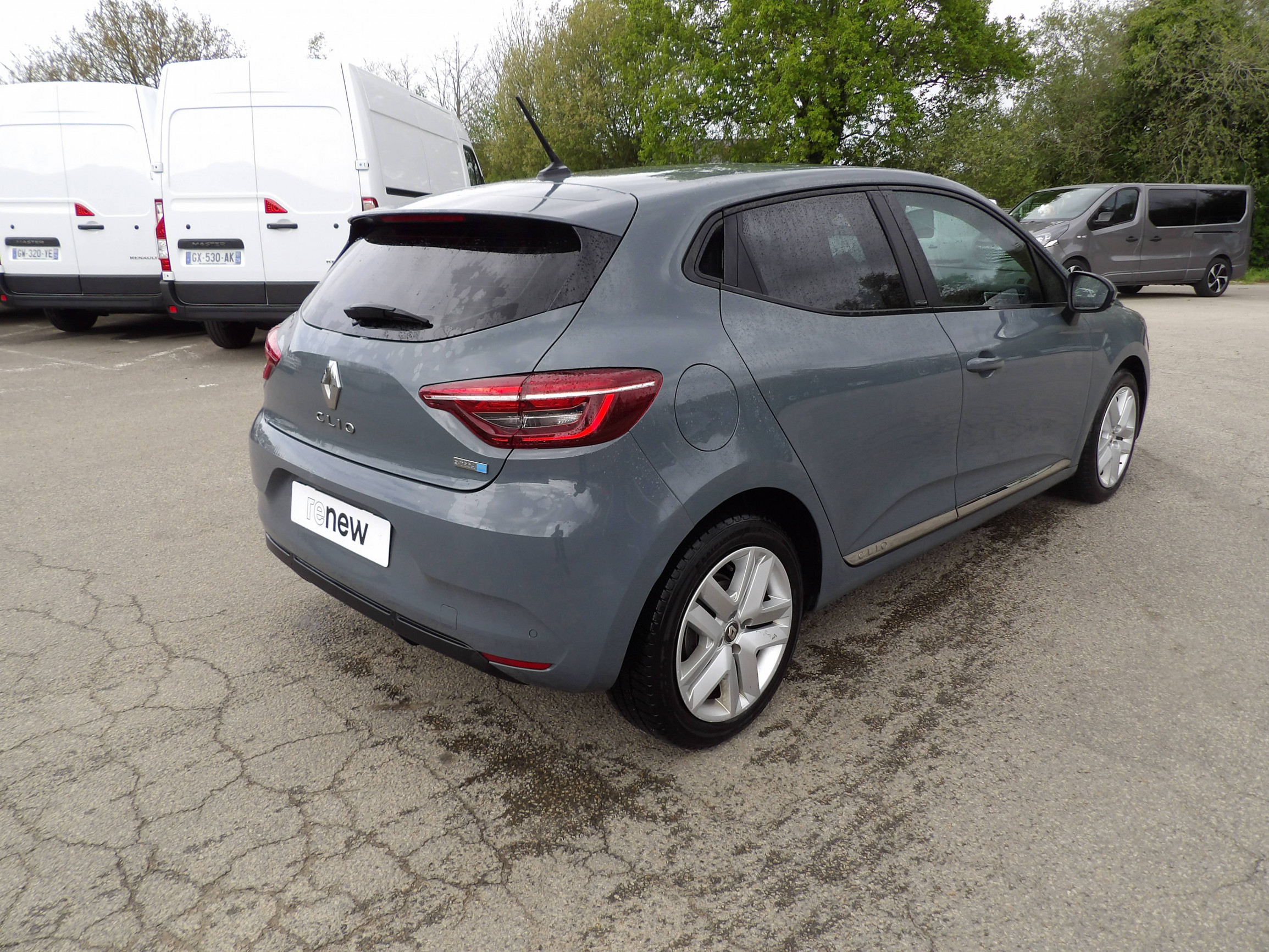 Vente en ligne Renault Clio 5 Clio E-Tech 140 - 21 au prix de 12 999 €