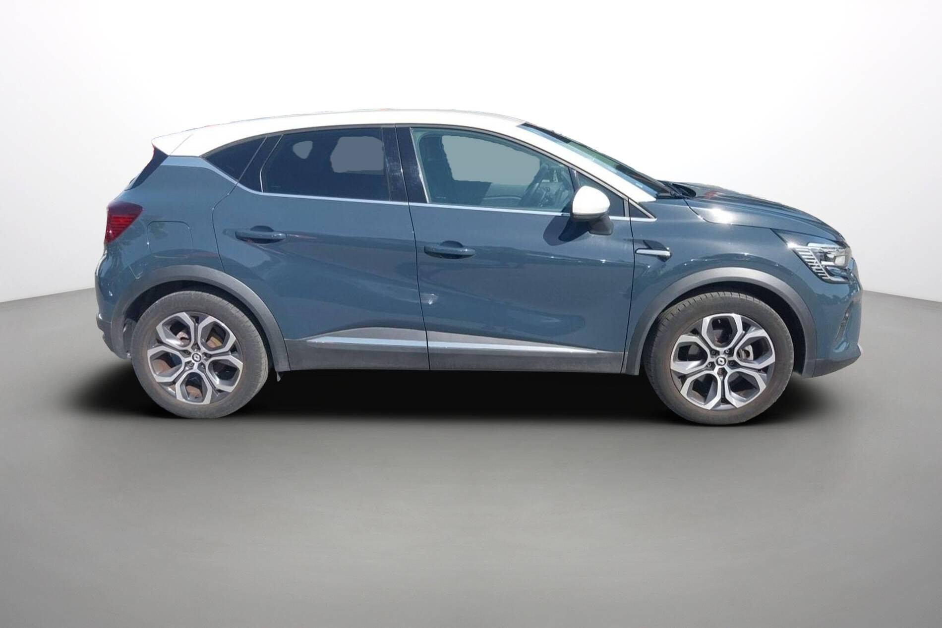 Vente en ligne Renault Captur  E-Tech hybride 145 au prix de 20 570 €