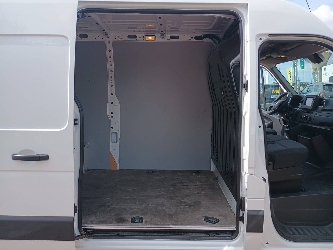 Vente en ligne Renault Master Fourgon MASTER FGN TRAC F3500 L2H2 BLUE DCI 135 au prix de 23 990 €