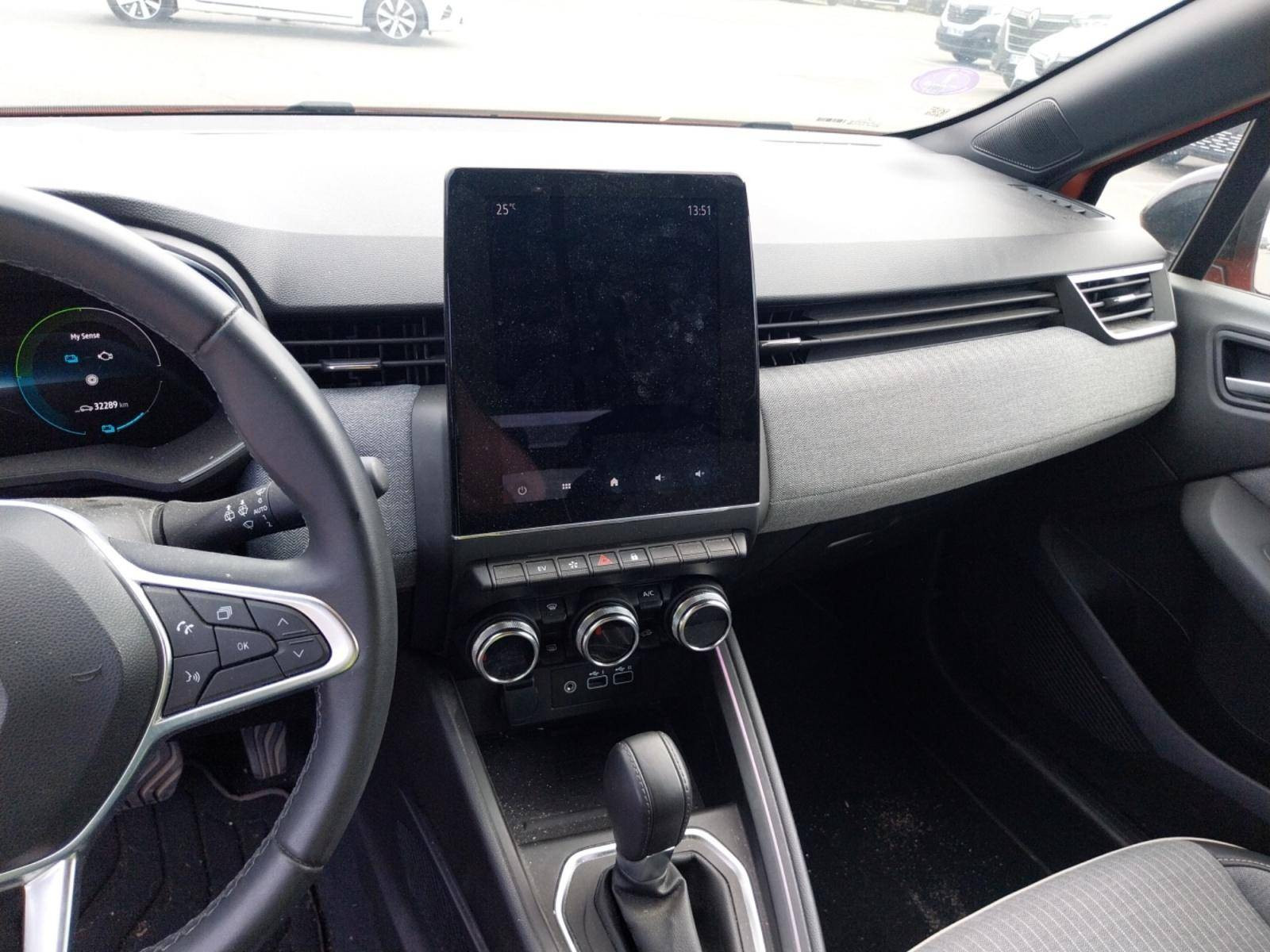 Vente en ligne Renault Clio 5 Clio E-Tech full hybrid 145 au prix de 18 490 €