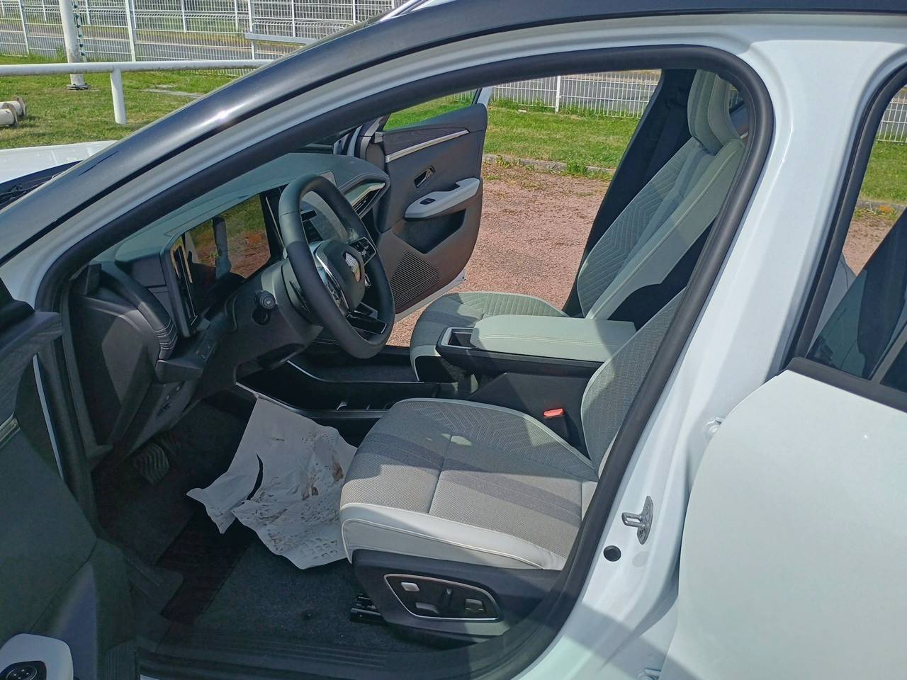 Vente en ligne Renault Scenic E-Tech Scenic E-Tech électrique 220 ch grande autonomie au prix de 41 490 €