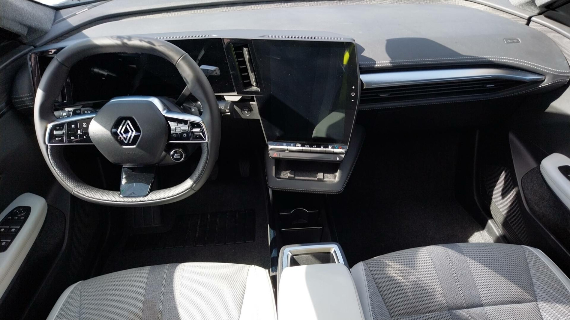 Vente en ligne Renault Scenic E-Tech  220 ch grande autonomie au prix de 40 890 €