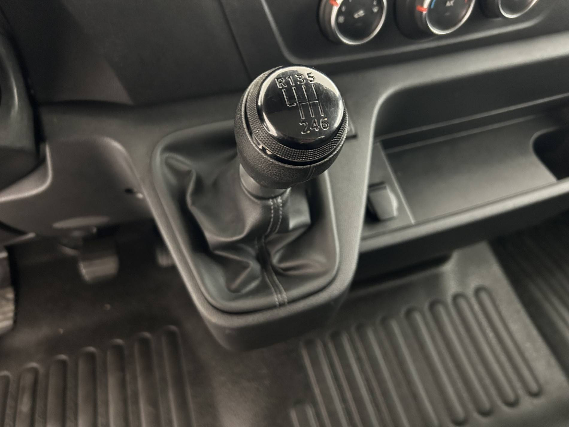Vente en ligne Renault Master 3 Châssis Cabine MASTER CC PROP RJ3500 L2 PAFC BLUE DCI 130 EURO VI au prix de 35 499 €