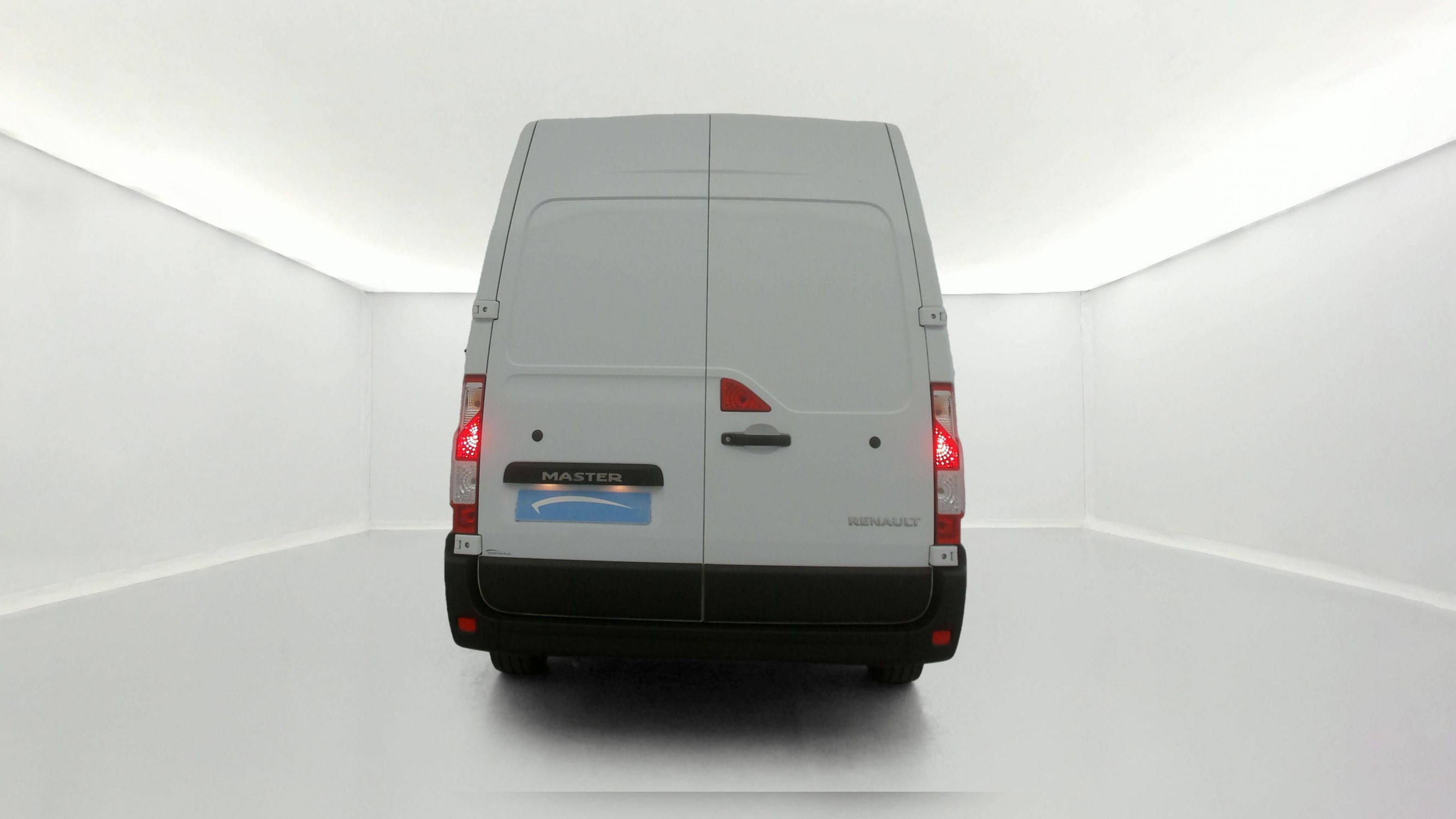 Vente en ligne Renault Master Fourgon MASTER FGN TRAC F3500 L2H2 BLUE DCI 135 au prix de 25 999 €