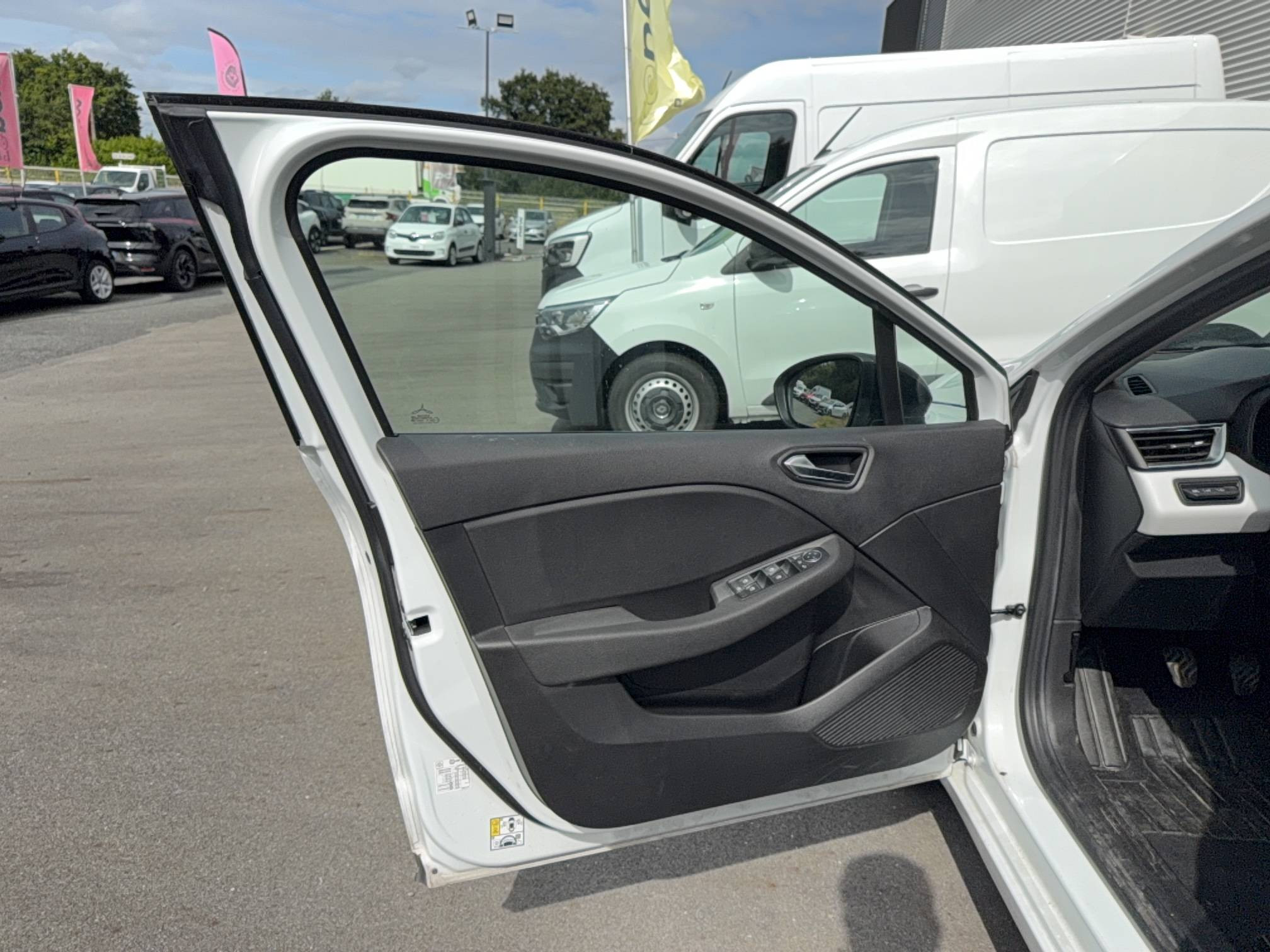 Vente en ligne Renault Clio 5 Clio Blue dCi 100 au prix de 15 990 €