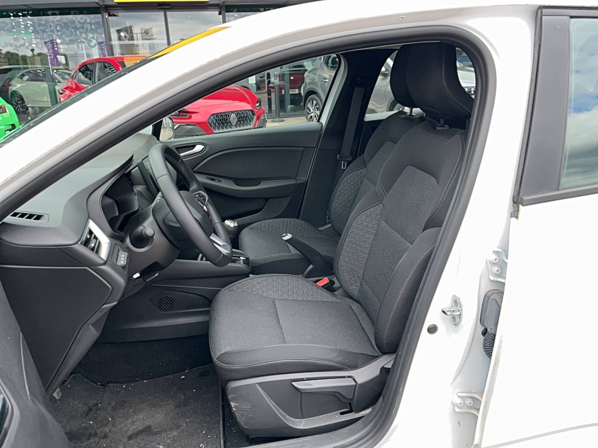 Vente en ligne Renault Clio 5 Clio TCe 90 - 21 au prix de 13 491 €