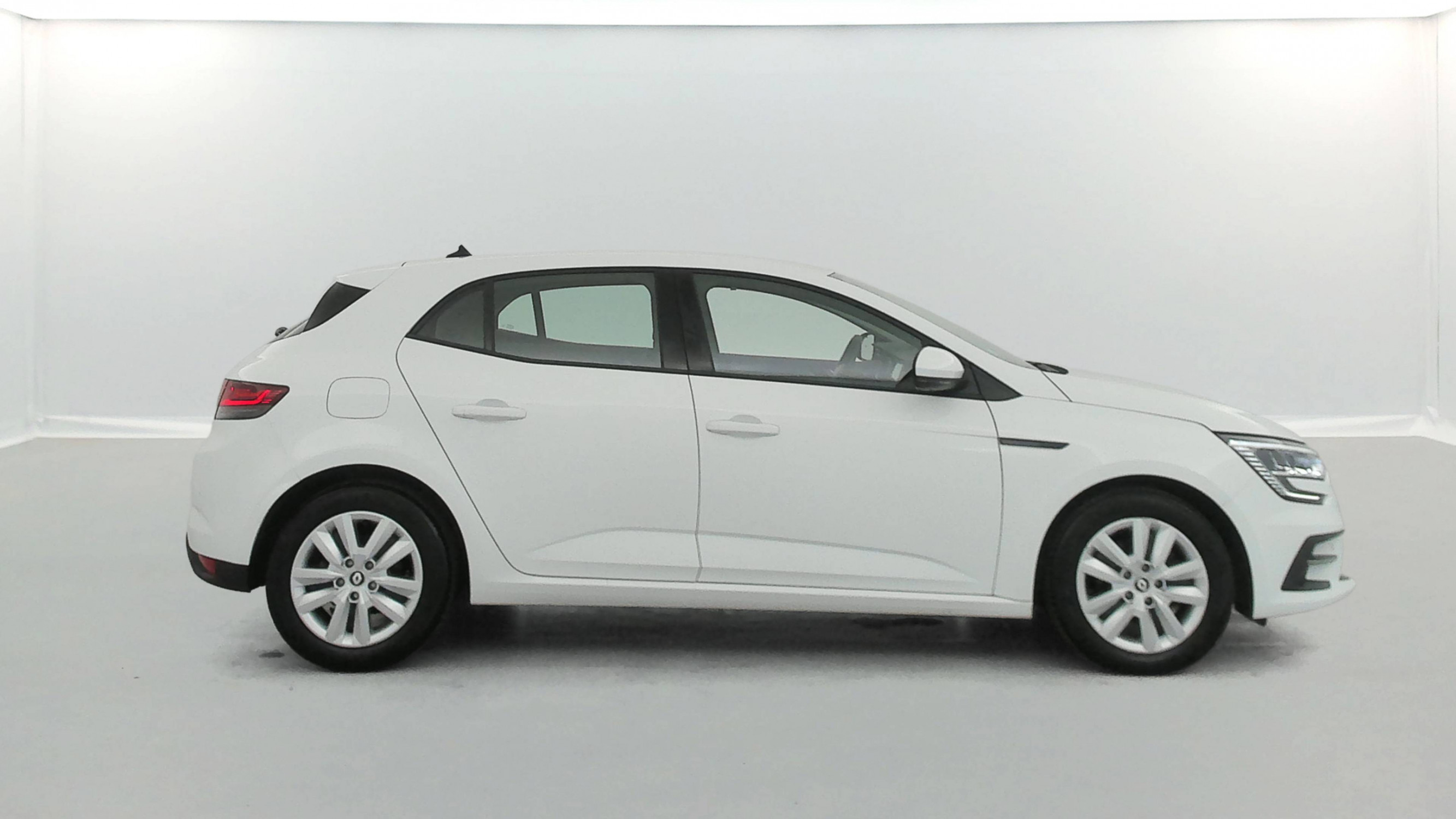 Vente en ligne Renault Megane 4  BLUE DCI 115 au prix de 14 990 €