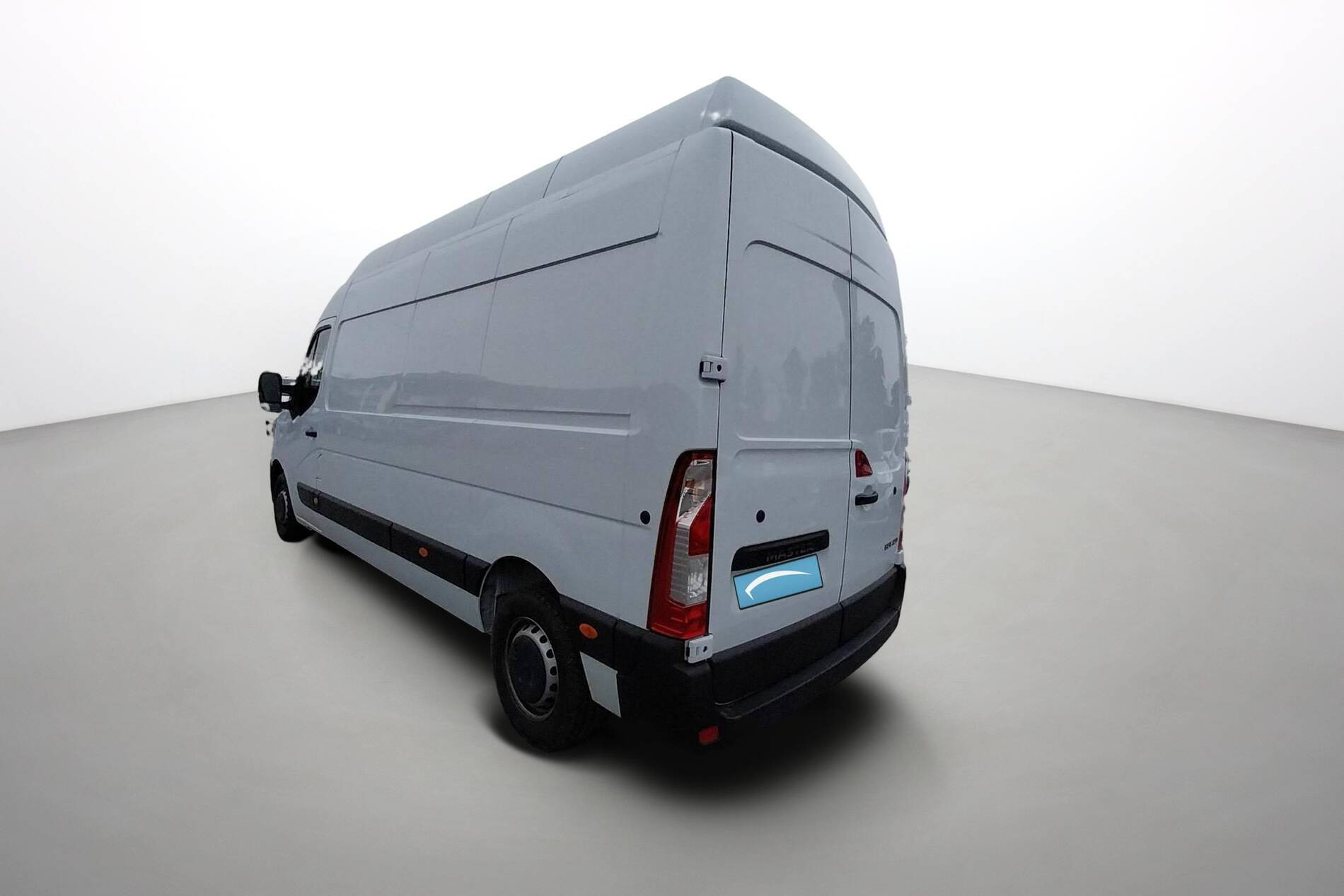 Vente en ligne Renault Master Fourgon MASTER FGN TRAC F3500 L3H3 BLUE DCI 135 au prix de 29 790 €
