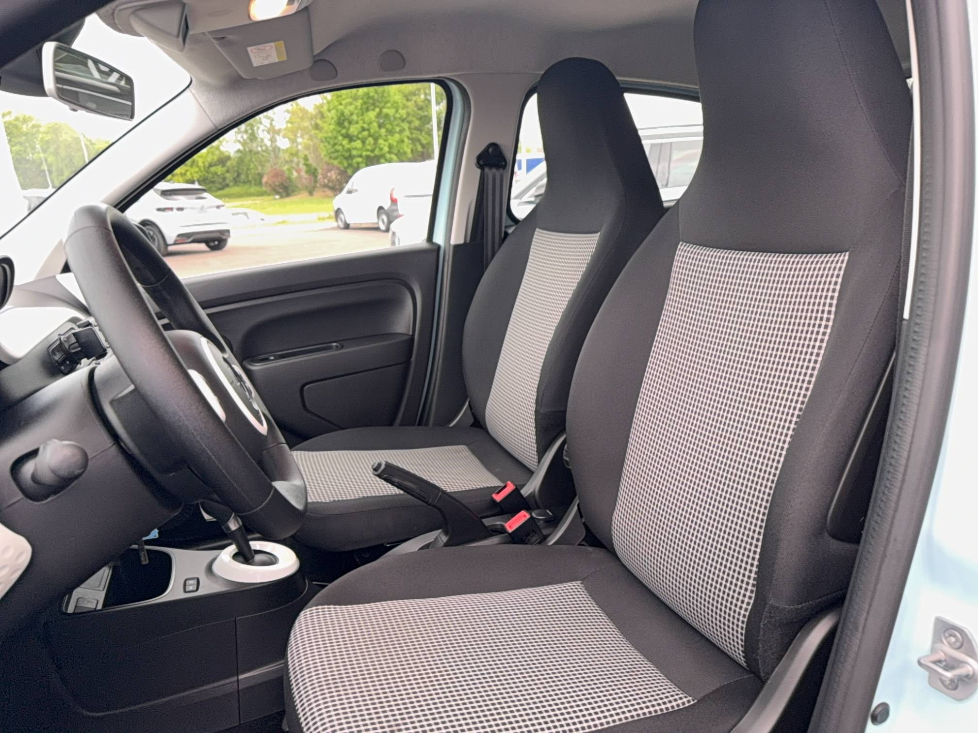 Vente en ligne Renault Twingo Electrique Twingo III E-Tech au prix de 10 990 €