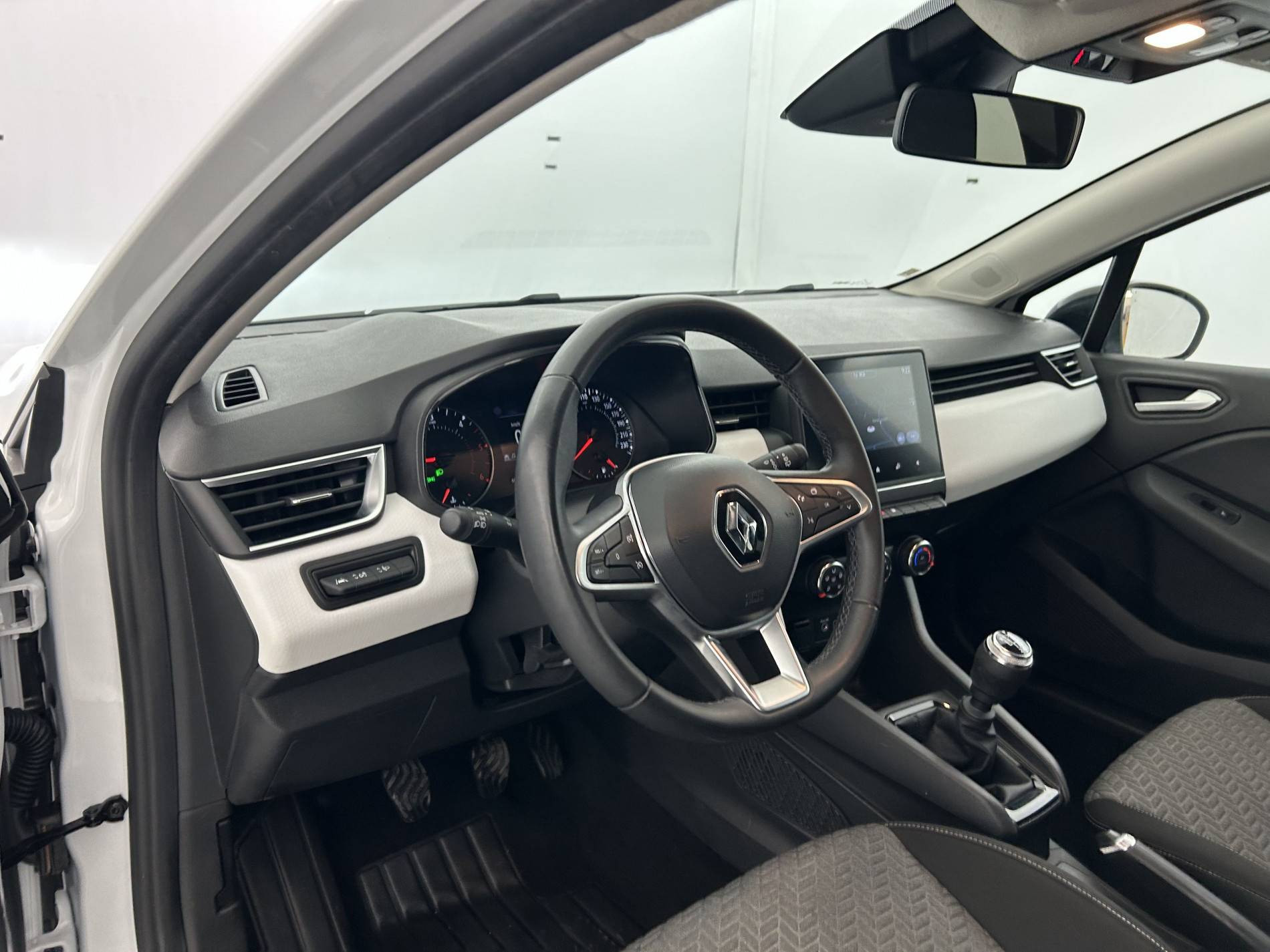 Vente en ligne Renault Clio 5 Clio Blue dCi 100 au prix de 14 390 €