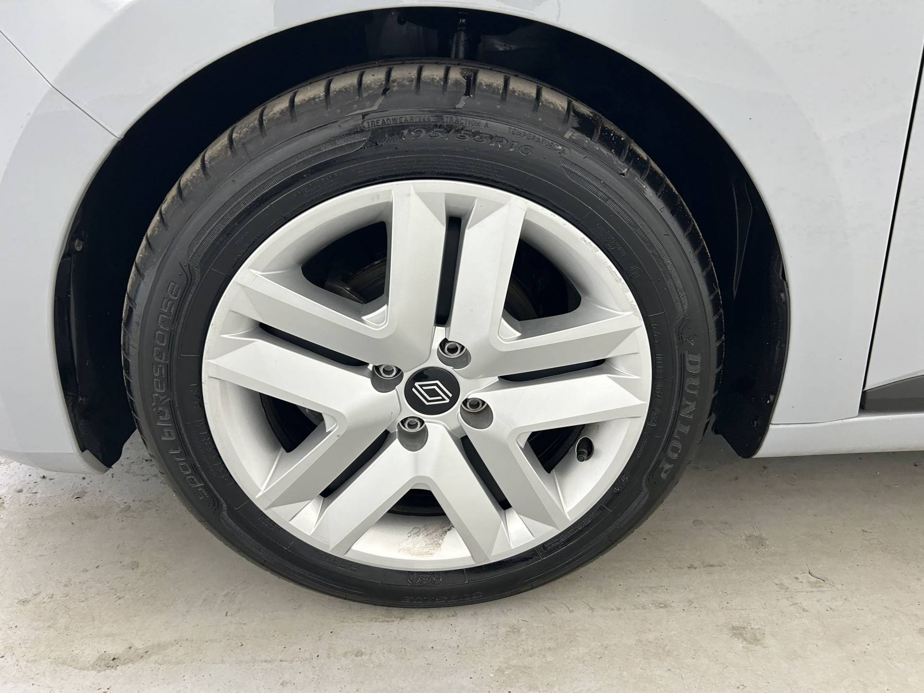 Vente en ligne Renault Clio 5 Clio TCe 90 au prix de 15 490 €