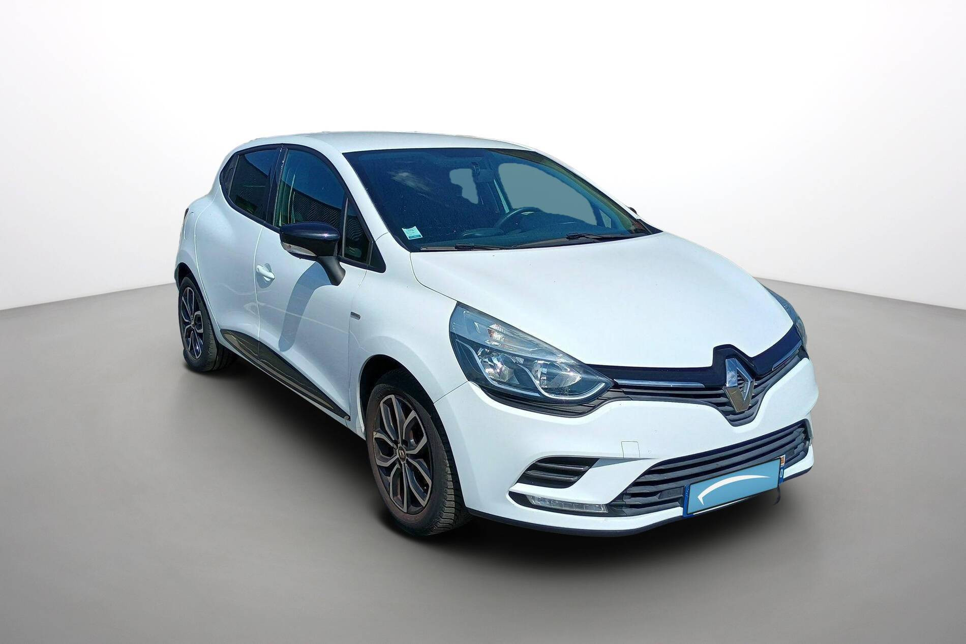 Vente en ligne Renault Clio 4 Clio TCe 75 E6C au prix de 9 790 €