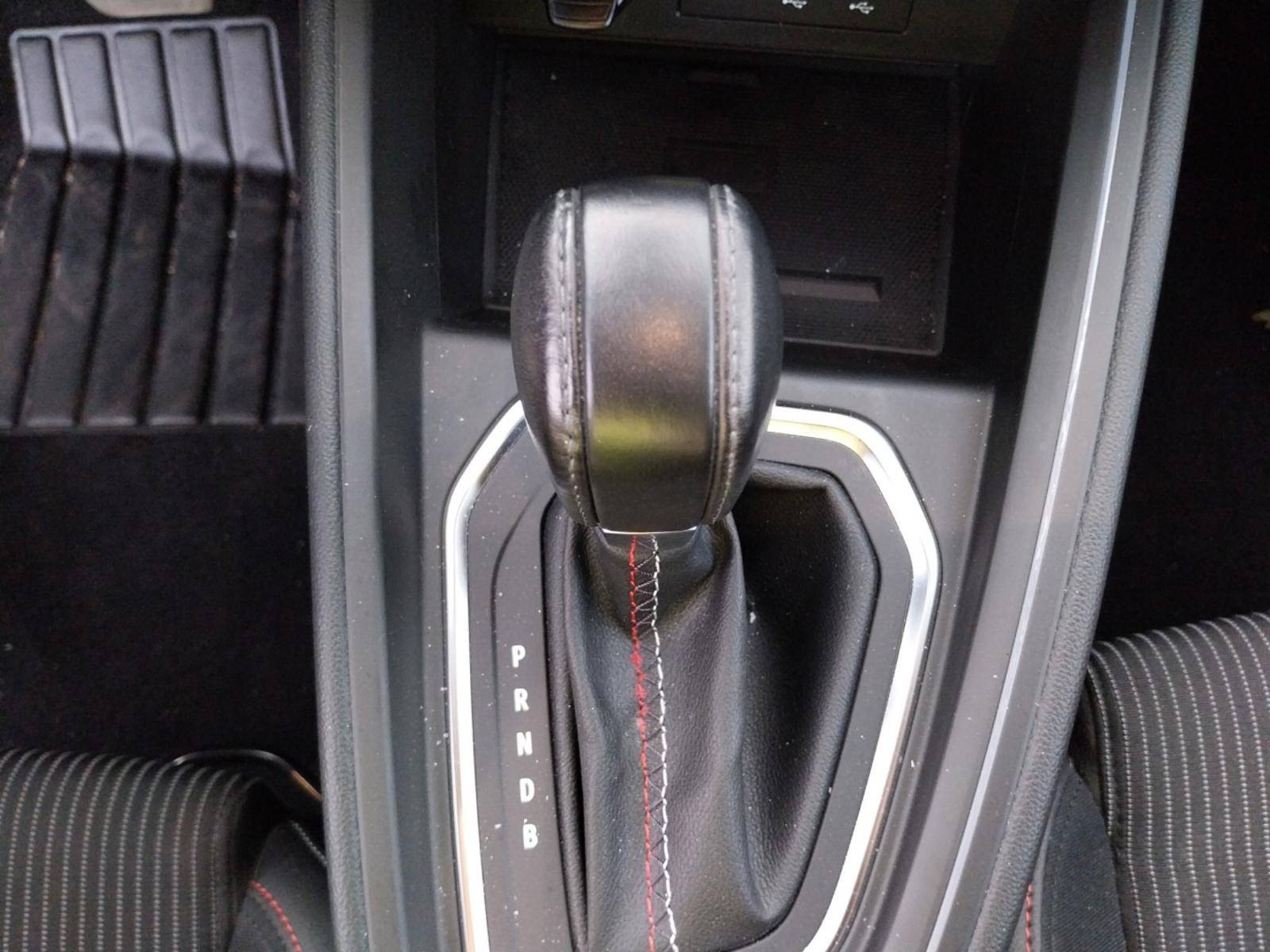 Vente en ligne Renault Clio 5 Clio E-Tech 140 - 21N au prix de 18 490 €