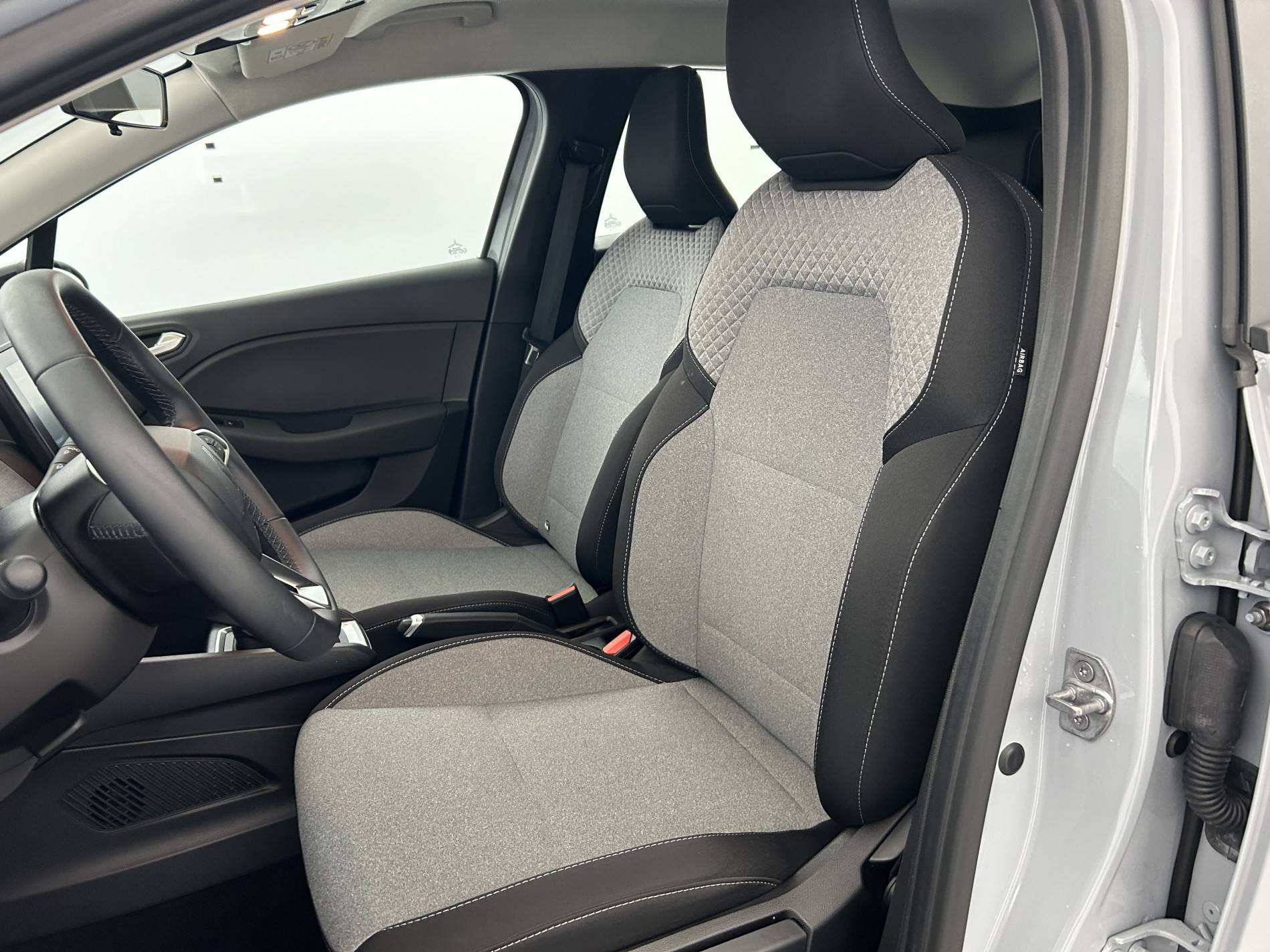 Vente en ligne Renault Clio 5 Clio E-Tech full hybrid 145 ch GSR2 au prix de 20 000 €