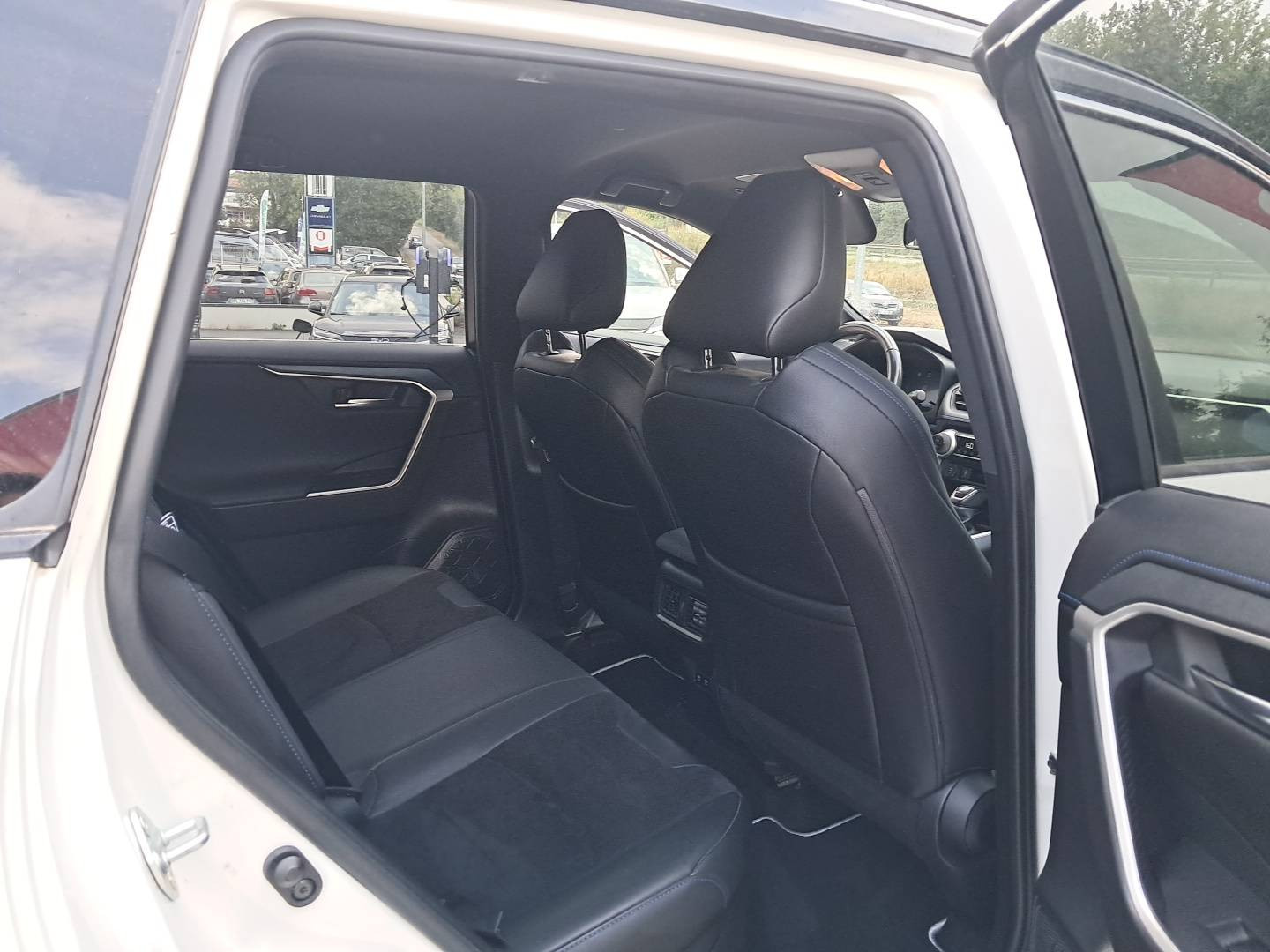 Vente en ligne Toyota RAV4 RAV4 Hybride 222 ch AWD-i au prix de 36 990 €
