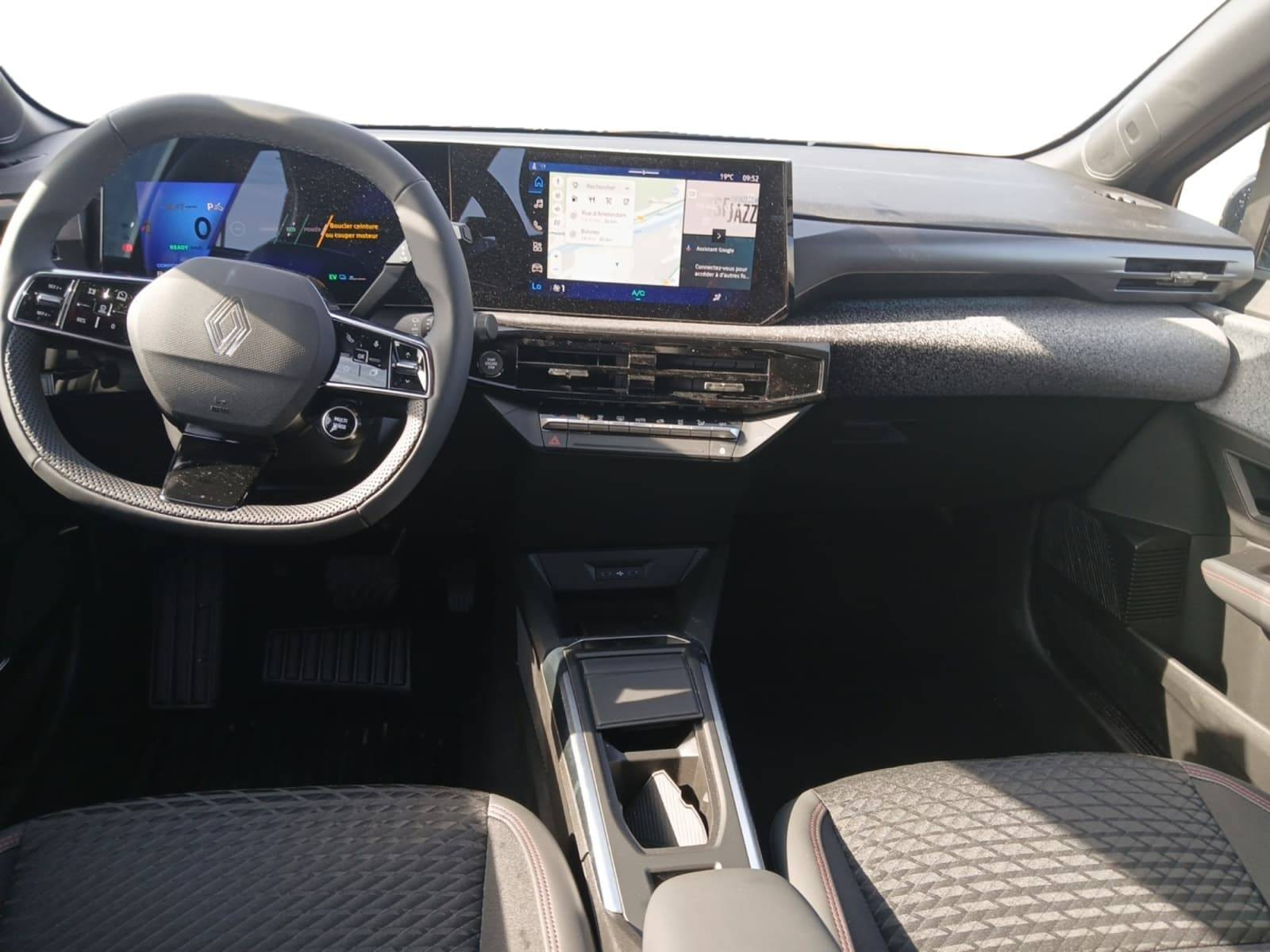 Vente en ligne Renault Clio 6 Clio E-Tech full hybrid 160 ch au prix de 26 890 €