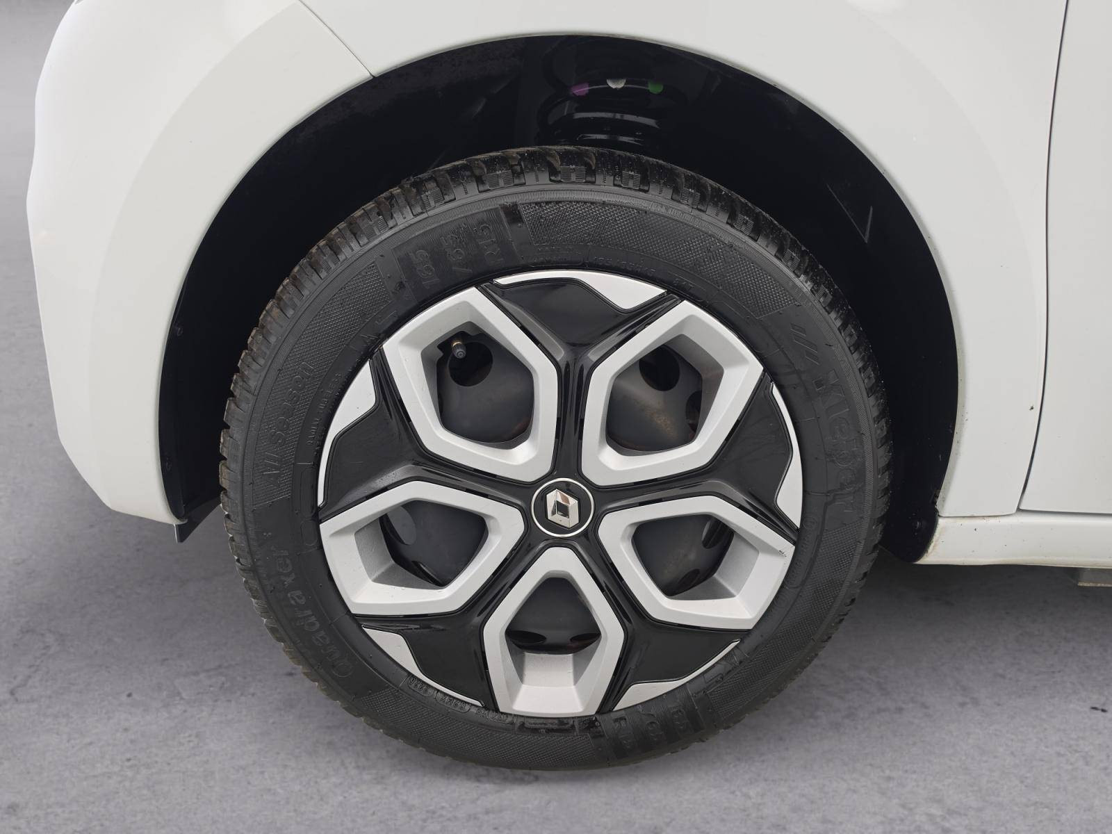Vente en ligne Renault Twingo Electrique Twingo III E-Tech au prix de 12 490 €