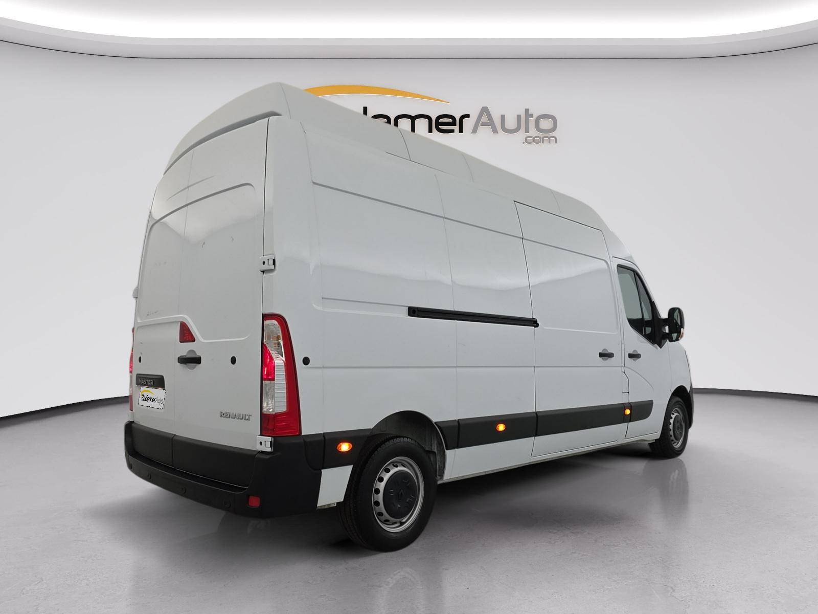 Vente en ligne Renault Master Fourgon MASTER FGN TRAC F3500 L3H3 BLUE DCI 135 au prix de 26 890 €