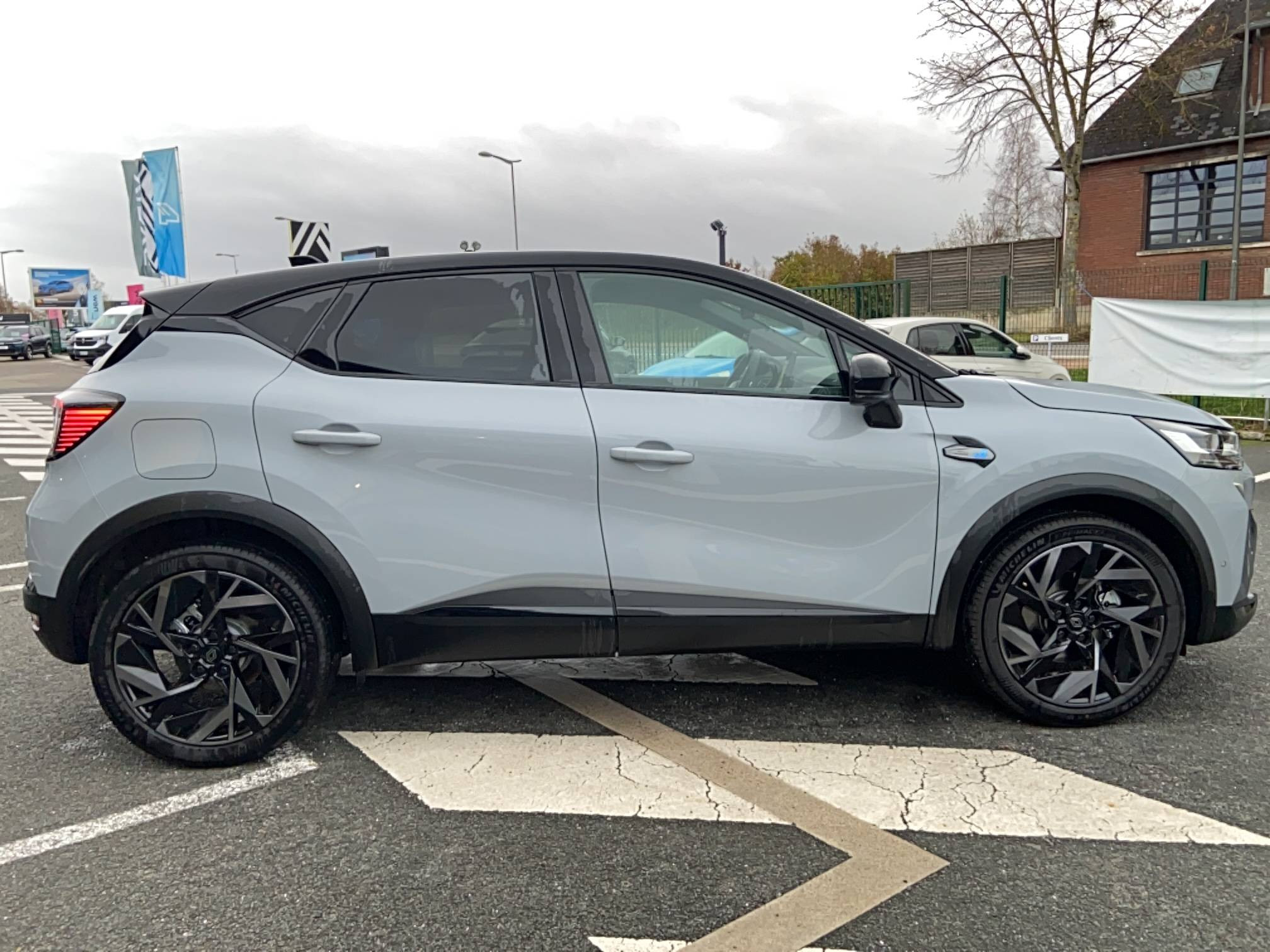 Vente en ligne Renault Captur  E-Tech full hybrid 160 ch au prix de 28 990 €