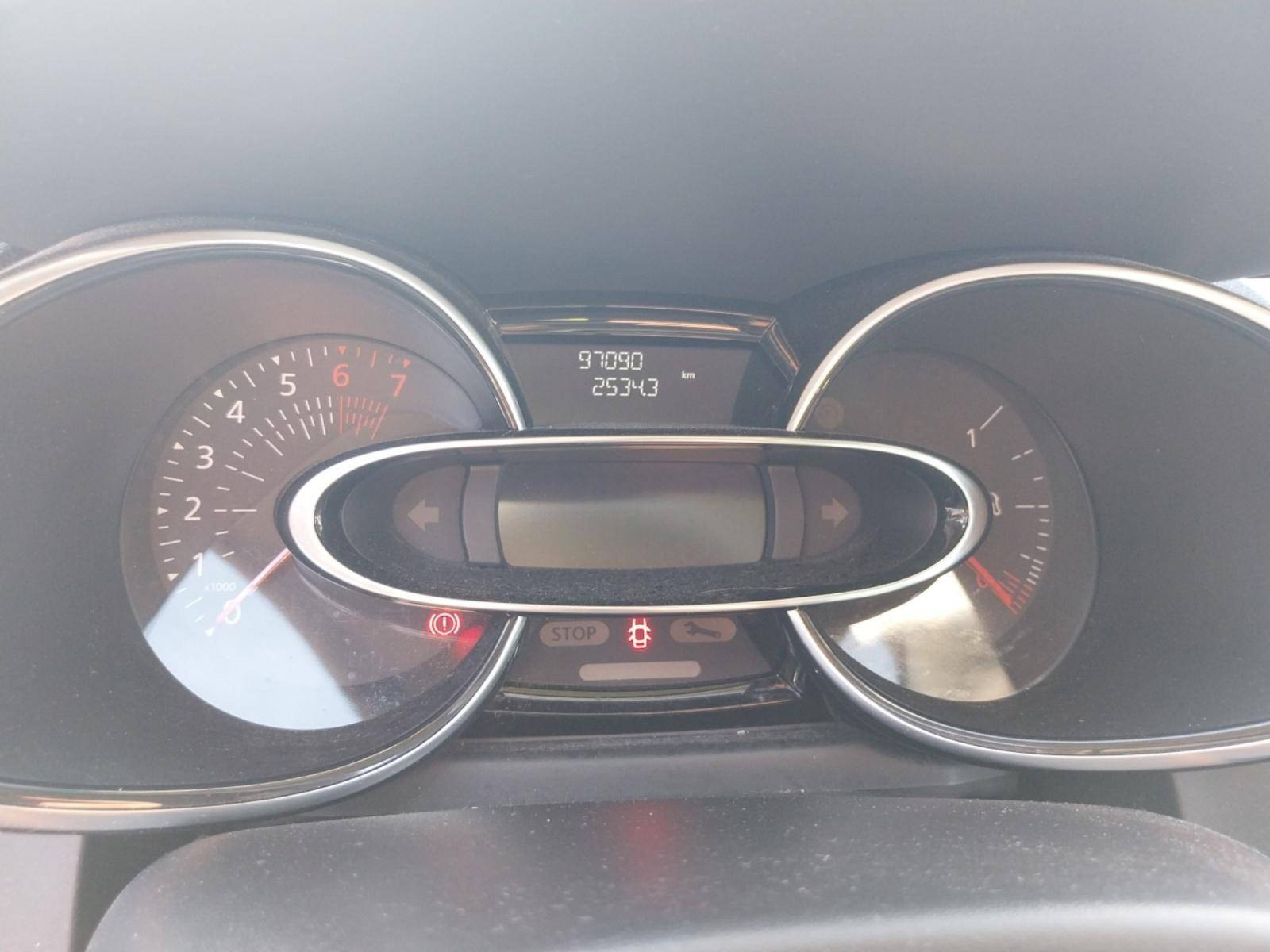 Vente en ligne Renault Clio 4 Clio TCe 90 E6C au prix de 10 990 €