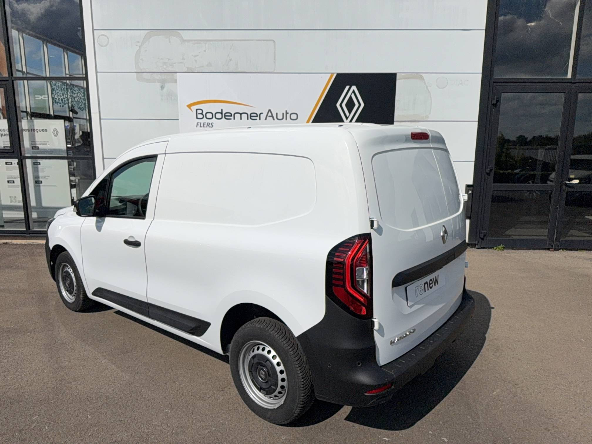 Vente en ligne Renault Kangoo Van  BLUE DCI 95 au prix de 18 900 €