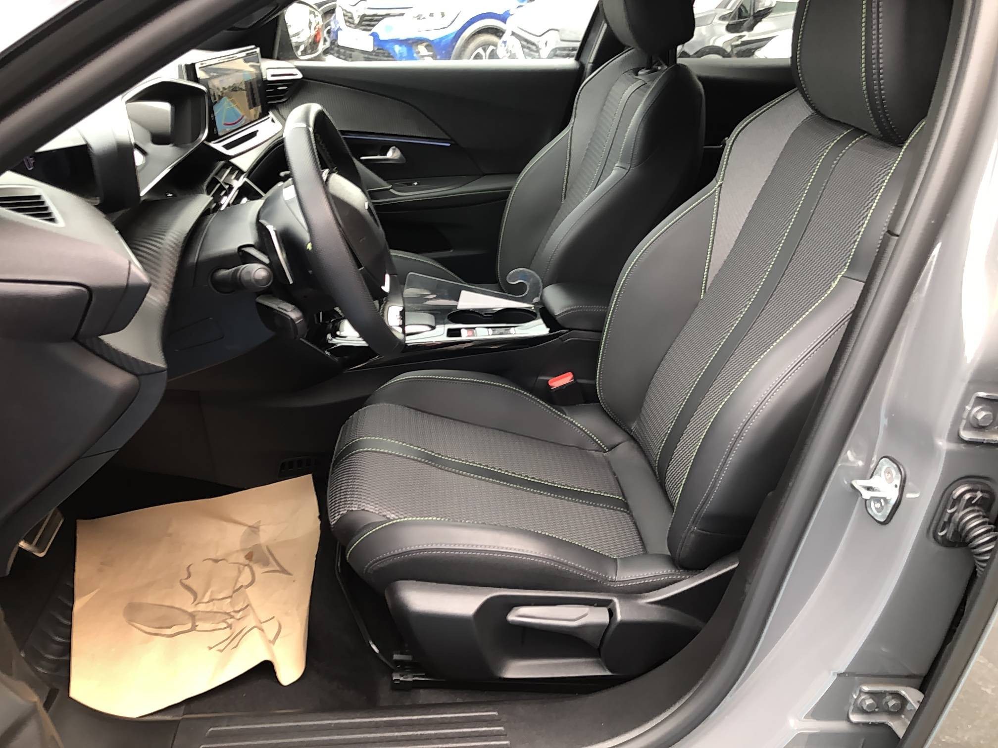 Vente en ligne Peugeot 2008  Hybrid 145 e-DCS6 au prix de 27 770 €