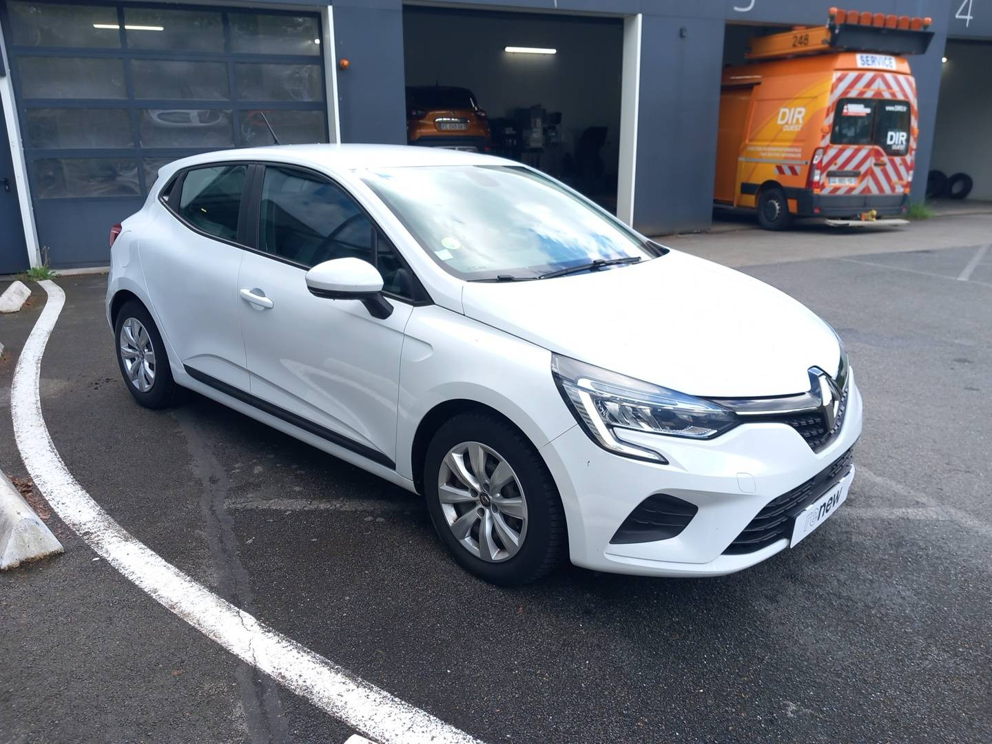 Vente en ligne Renault Clio 5 CLIO SOCIETE BLUE DCI 85 au prix de 10 990 €