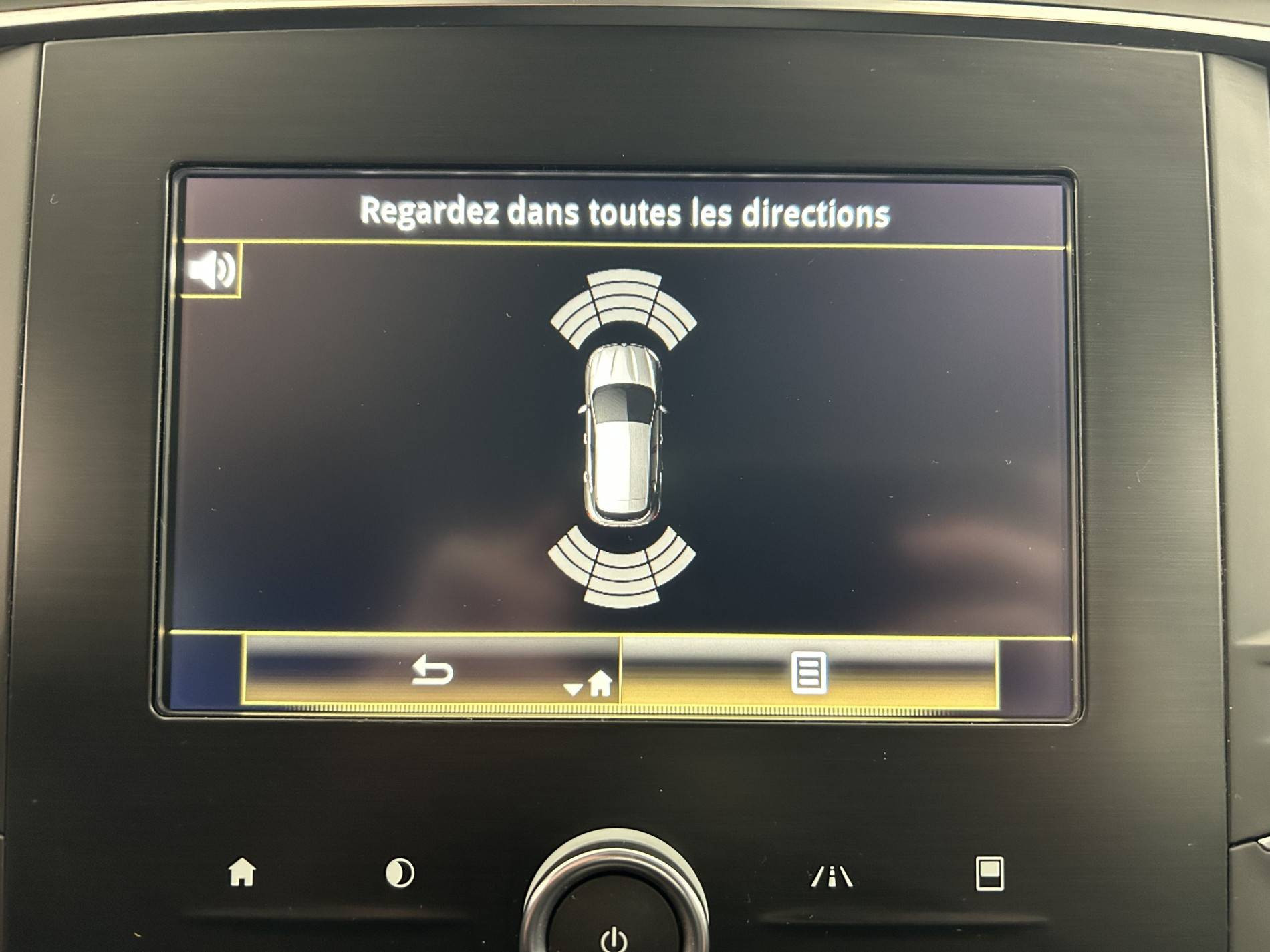 Vente en ligne Renault Megane 4 Mégane IV Berline Blue dCi 115 au prix de 14 480 €