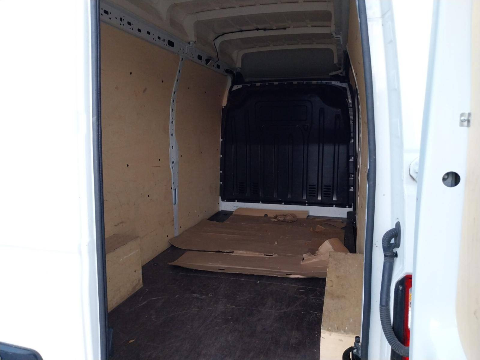 Vente en ligne Renault Master Fourgon MASTER FGN TRAC F3500 L3H3 BLUE DCI 135 au prix de 25 990 €