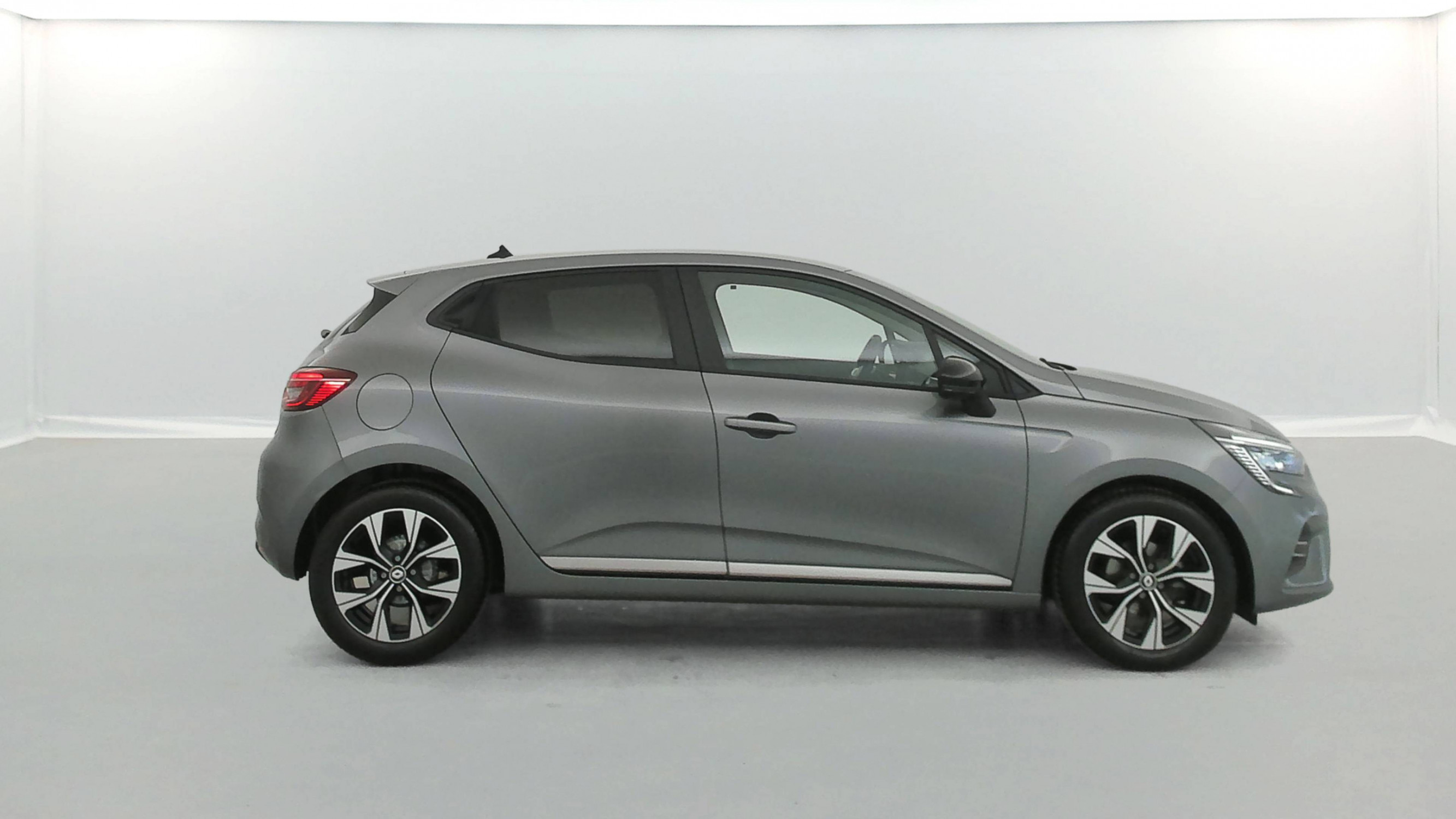 Vente en ligne Renault Clio 5 Clio TCe 90 au prix de 14 790 €