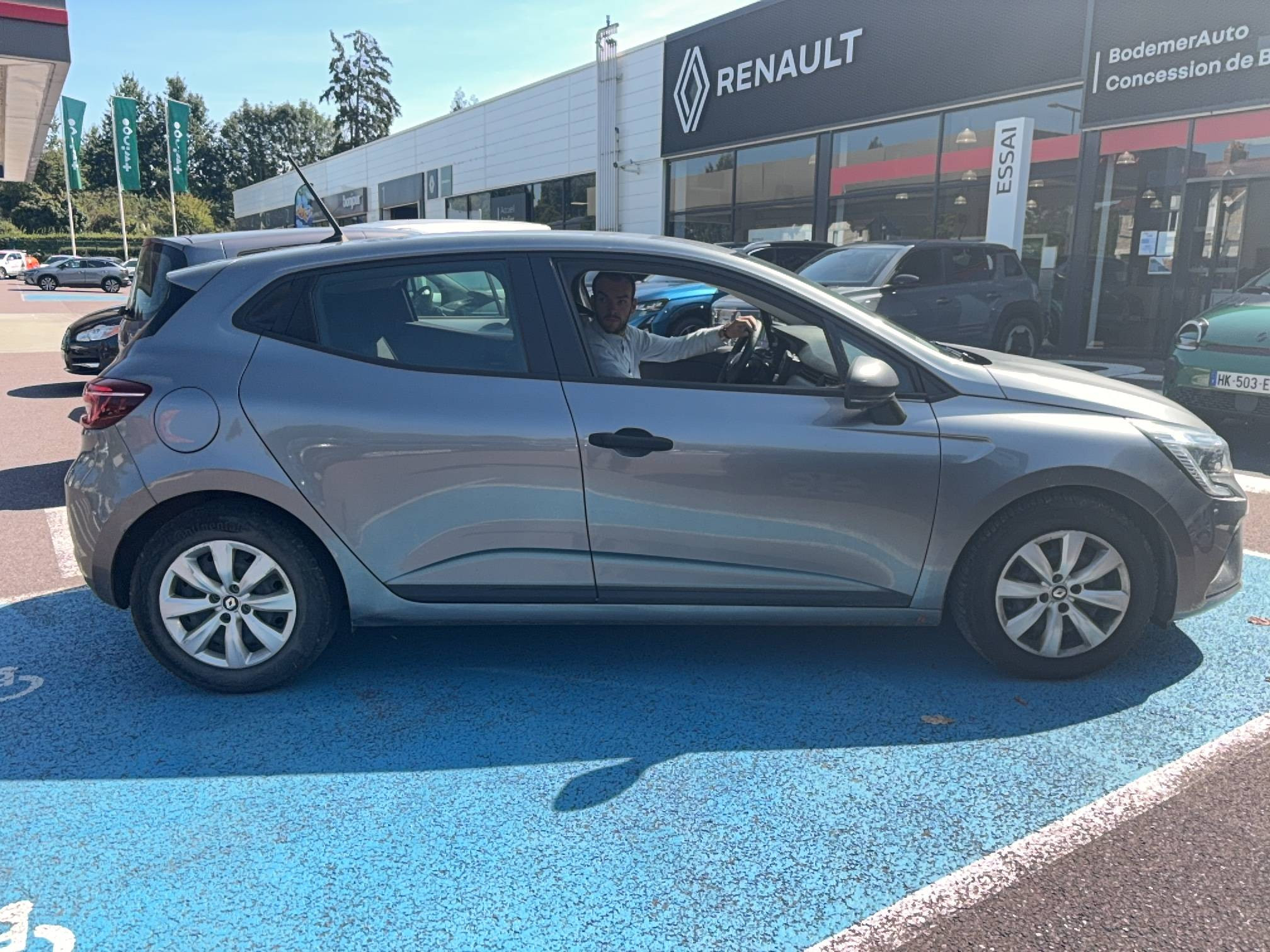 Vente en ligne Renault Clio 5 Clio SCe 65 au prix de 11 990 €