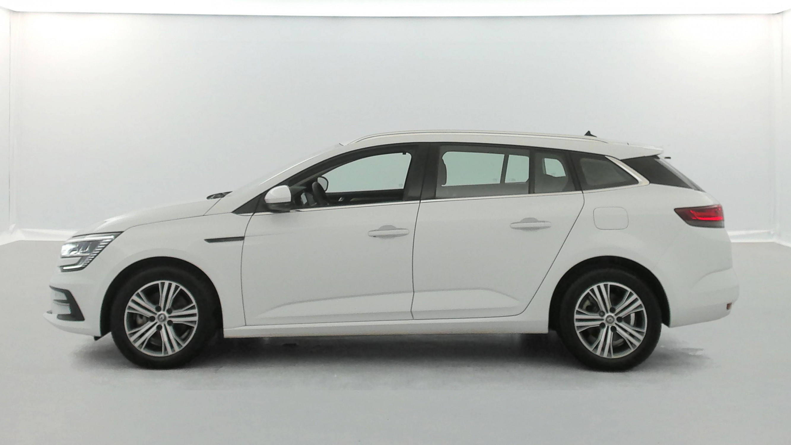 Vente en ligne Renault Megane 4 Estate  E-Tech plug-in Hybrid 160 au prix de 18 490 €