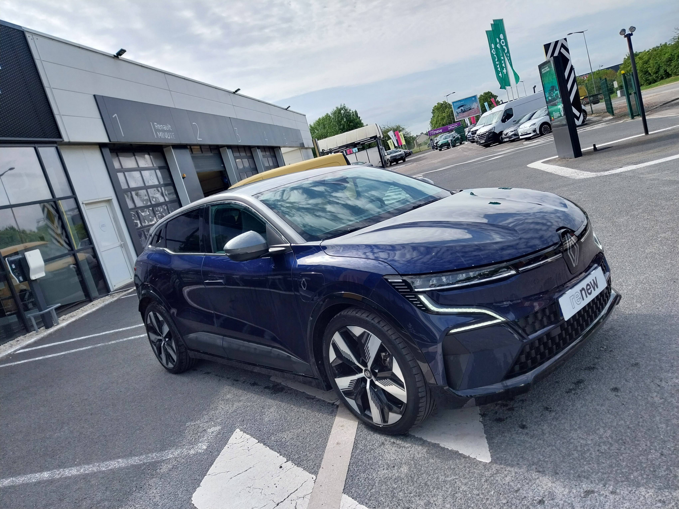 Vente en ligne Renault Megane E-Tech  EV60 220 ch optimum charge au prix de 27 490 €