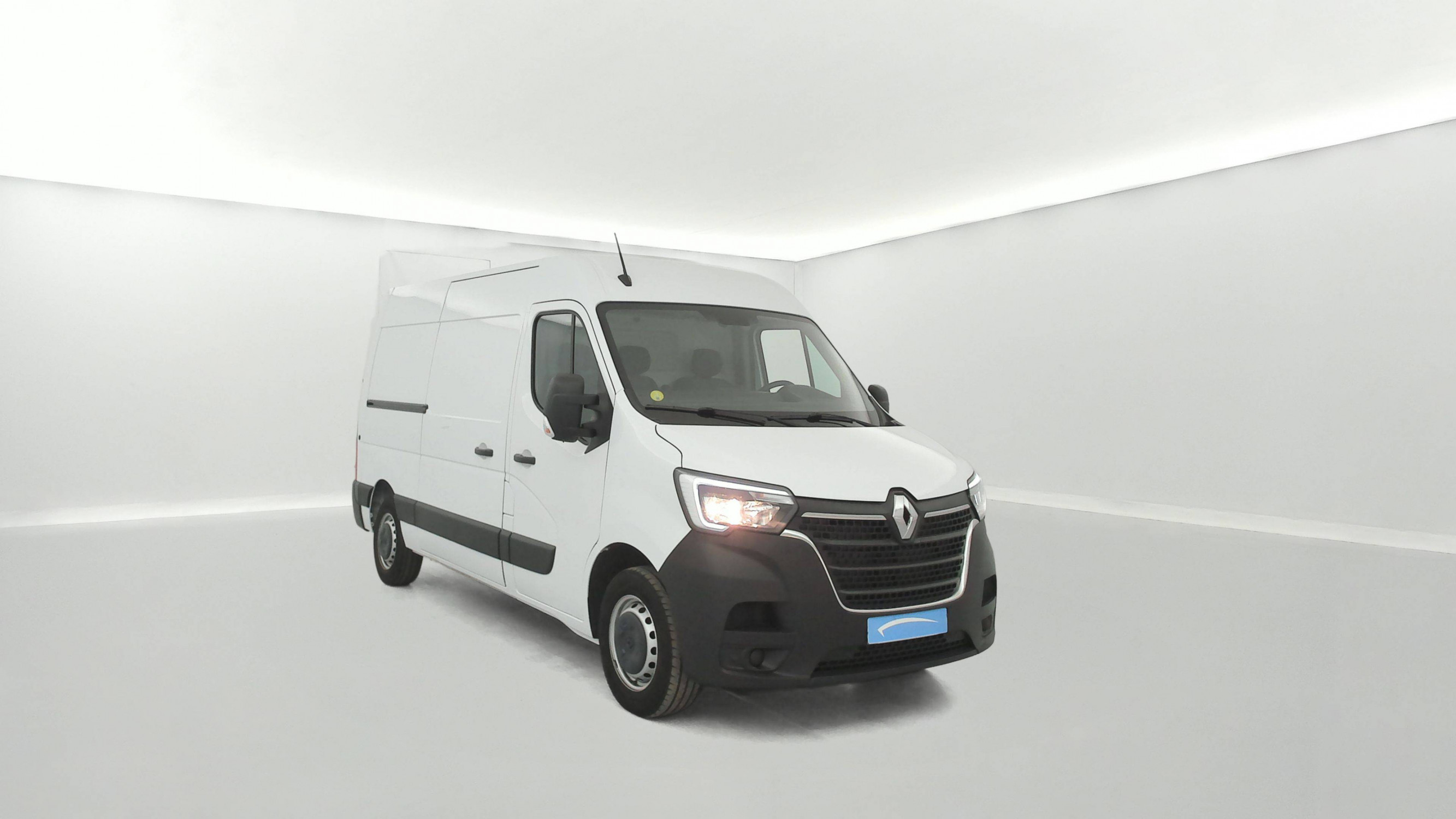 Vente en ligne Renault Master Fourgon MASTER FGN TRAC F3500 L2H2 BLUE DCI 135 au prix de 23 200 €