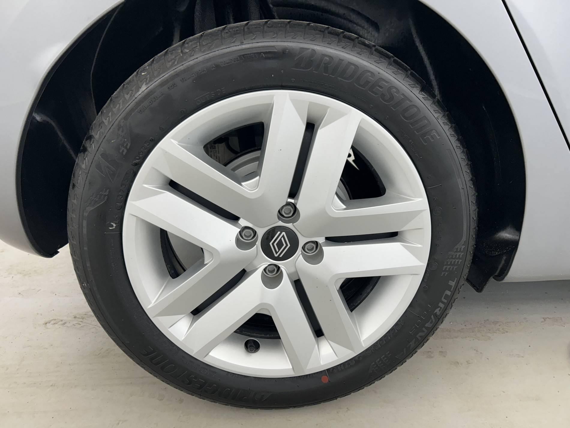 Vente en ligne Renault Clio 5 Clio E-Tech full hybrid 145 ch GSR2 au prix de 19 990 €