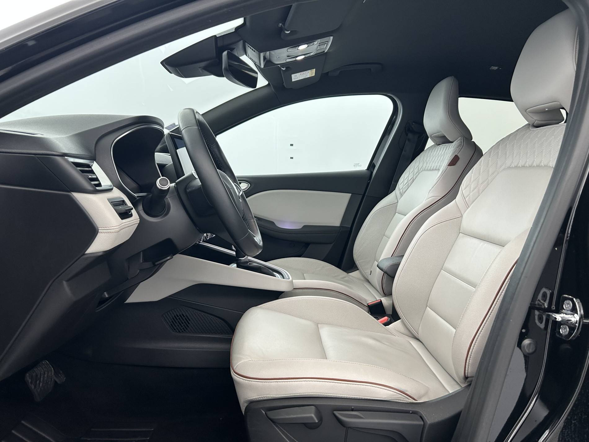 Vente en ligne Renault Clio 5 Clio E-Tech 140 - 21N au prix de 18 790 €