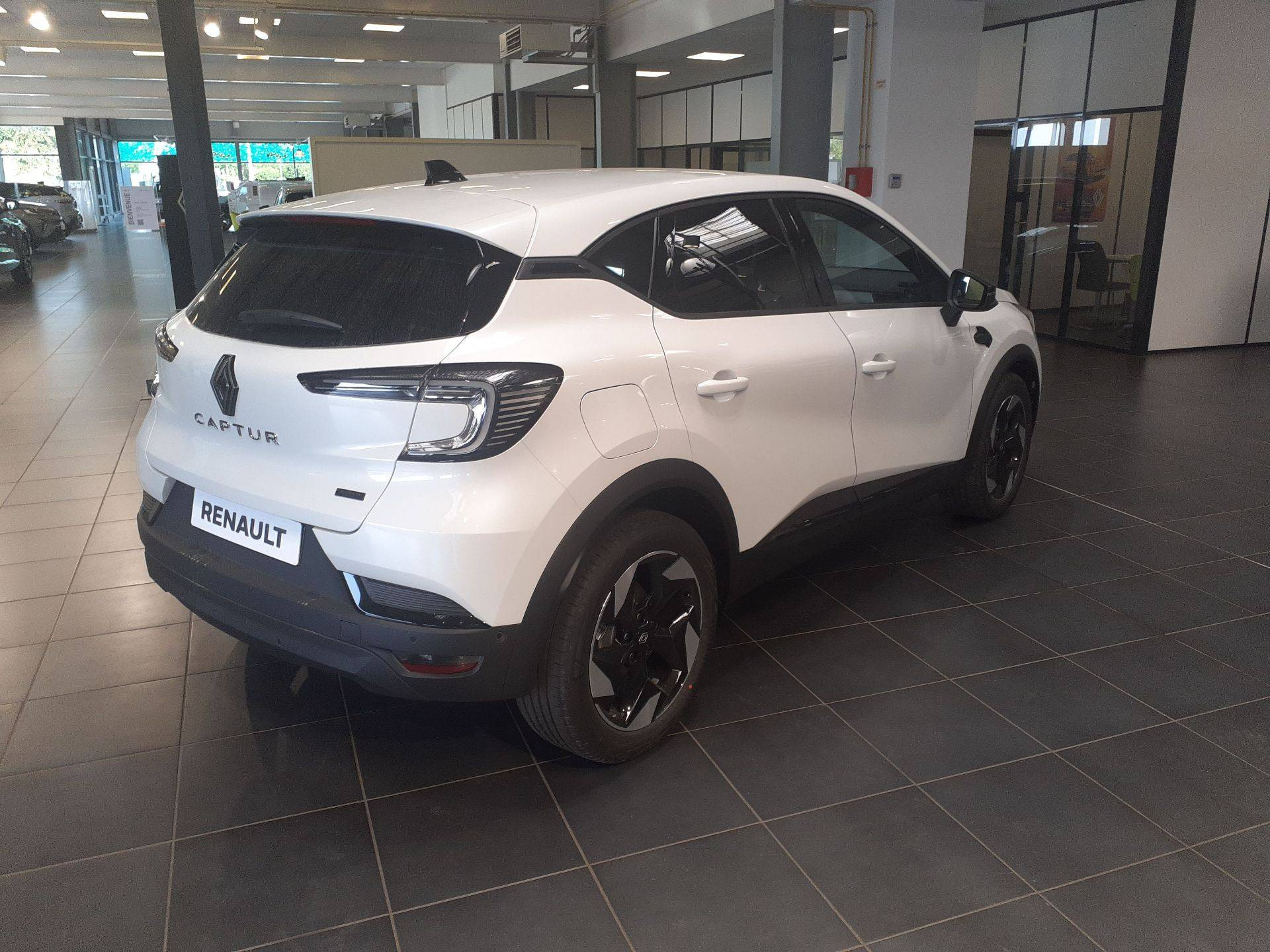 Vente en ligne Renault Captur  E-Tech full hybrid 160 ch au prix de 29 990 €